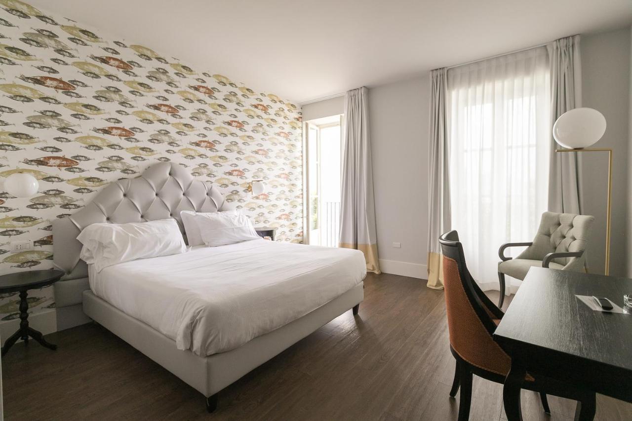 Deluxe Double or Twin Room with Balcony and Lake View,1013710087:JPEG
