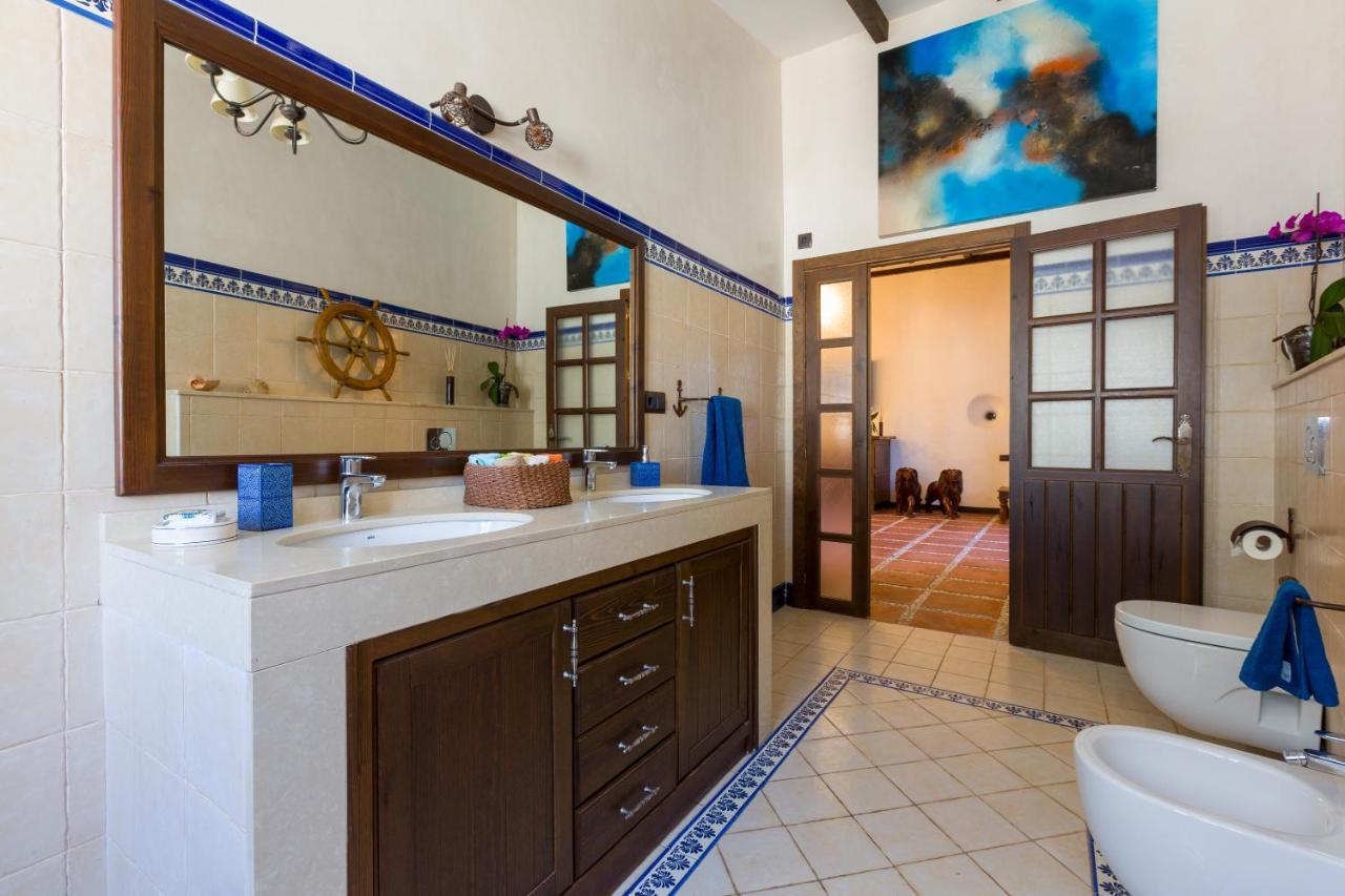 Chambre Double Supérieure avec Bain à Remous