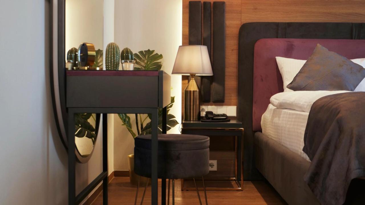 Deluxe Suite,1349842531:JPEG