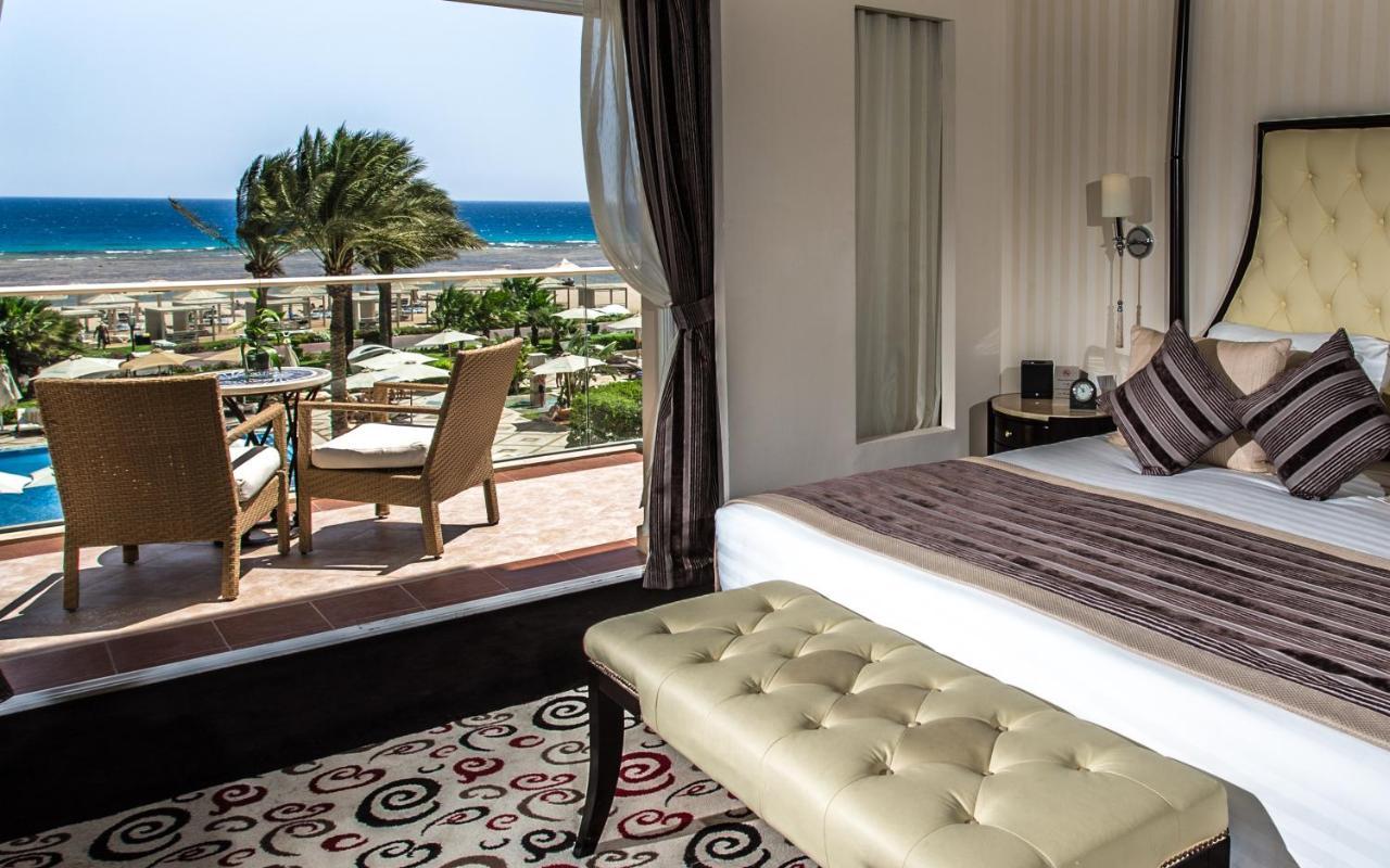 Premier Suite mit herrlichem Meer- und Poolblick sowie VIP-Paket