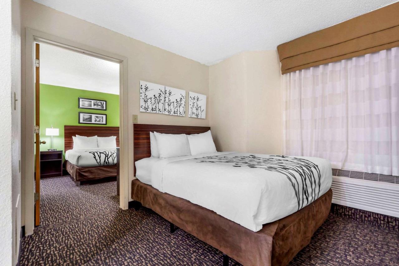 Queen Suite with Two Queen Beds - Non Smoking