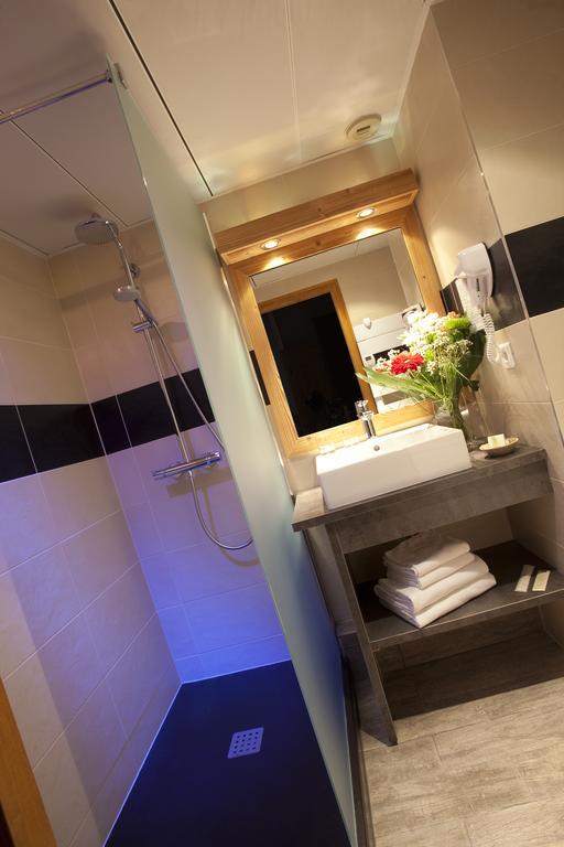 Club Double Room - Balcony with Lake view