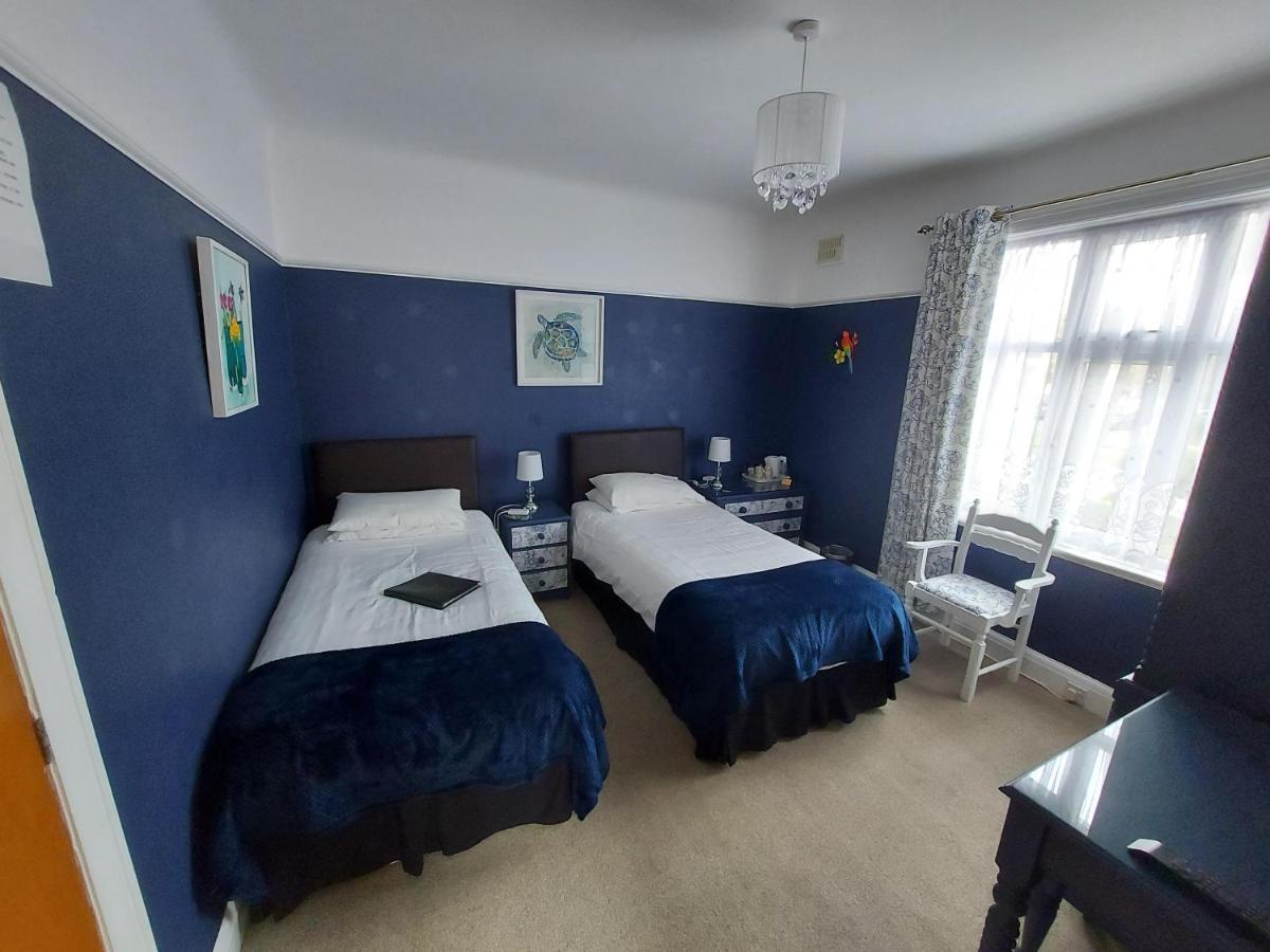 Twin Room with Bath