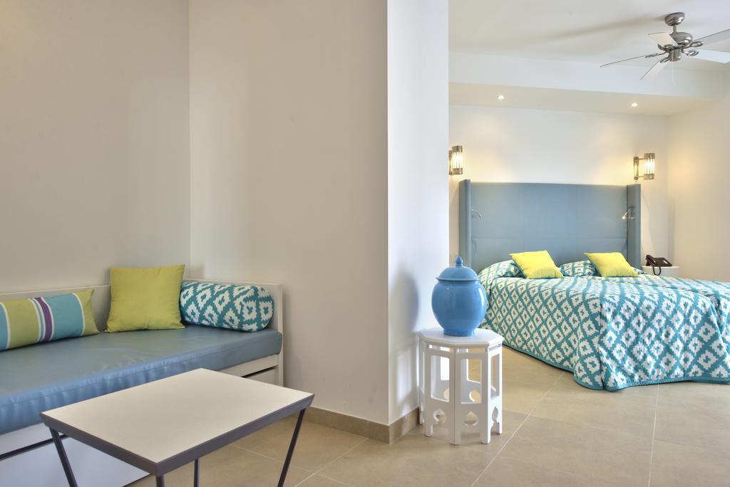 Quarto Família com Varanda e Vista do Mar