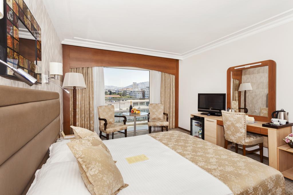 Double or Twin Room with Sea View