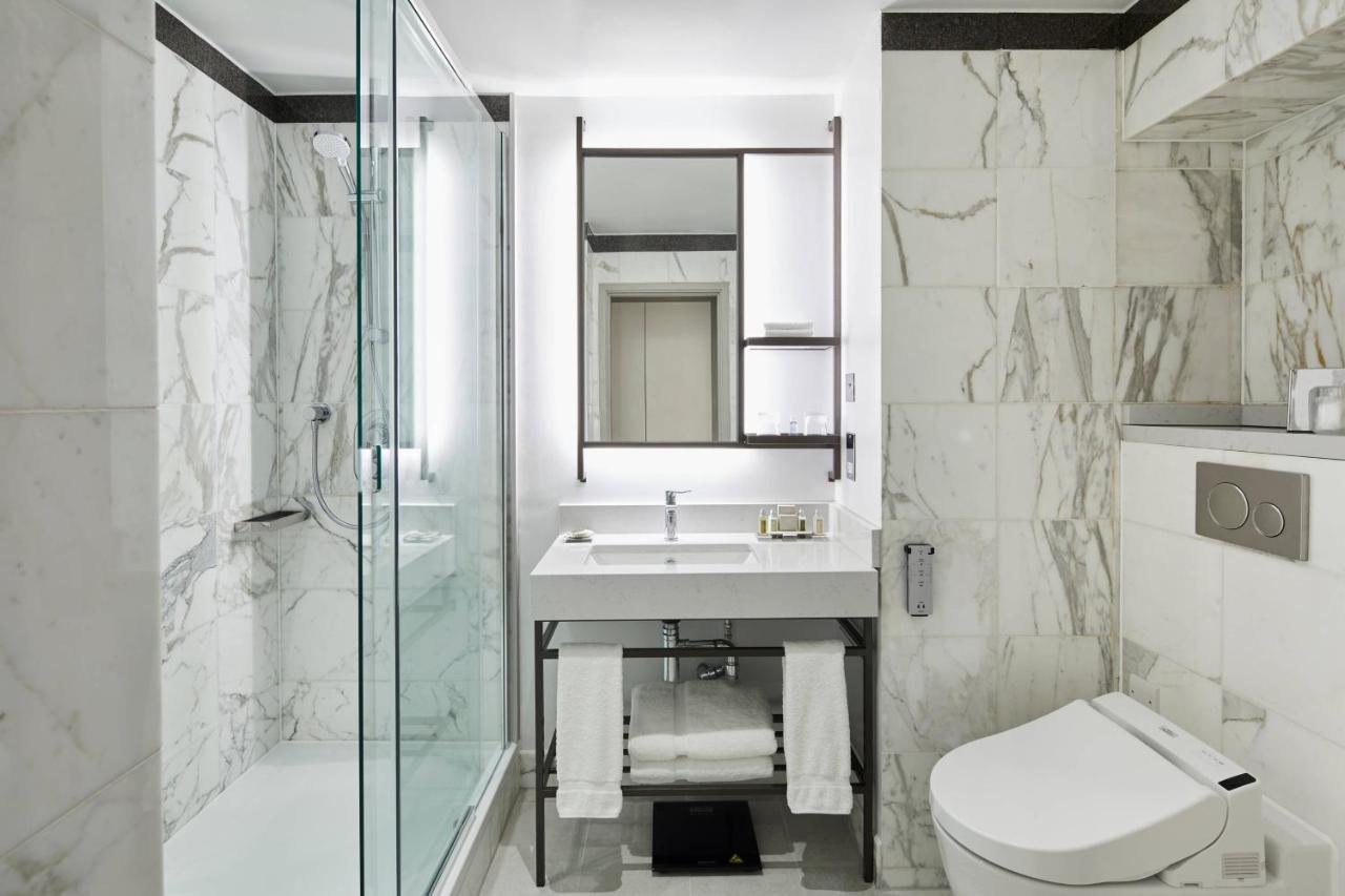 Executive King Room with Executive Lounge Access,1255130404:JPEG