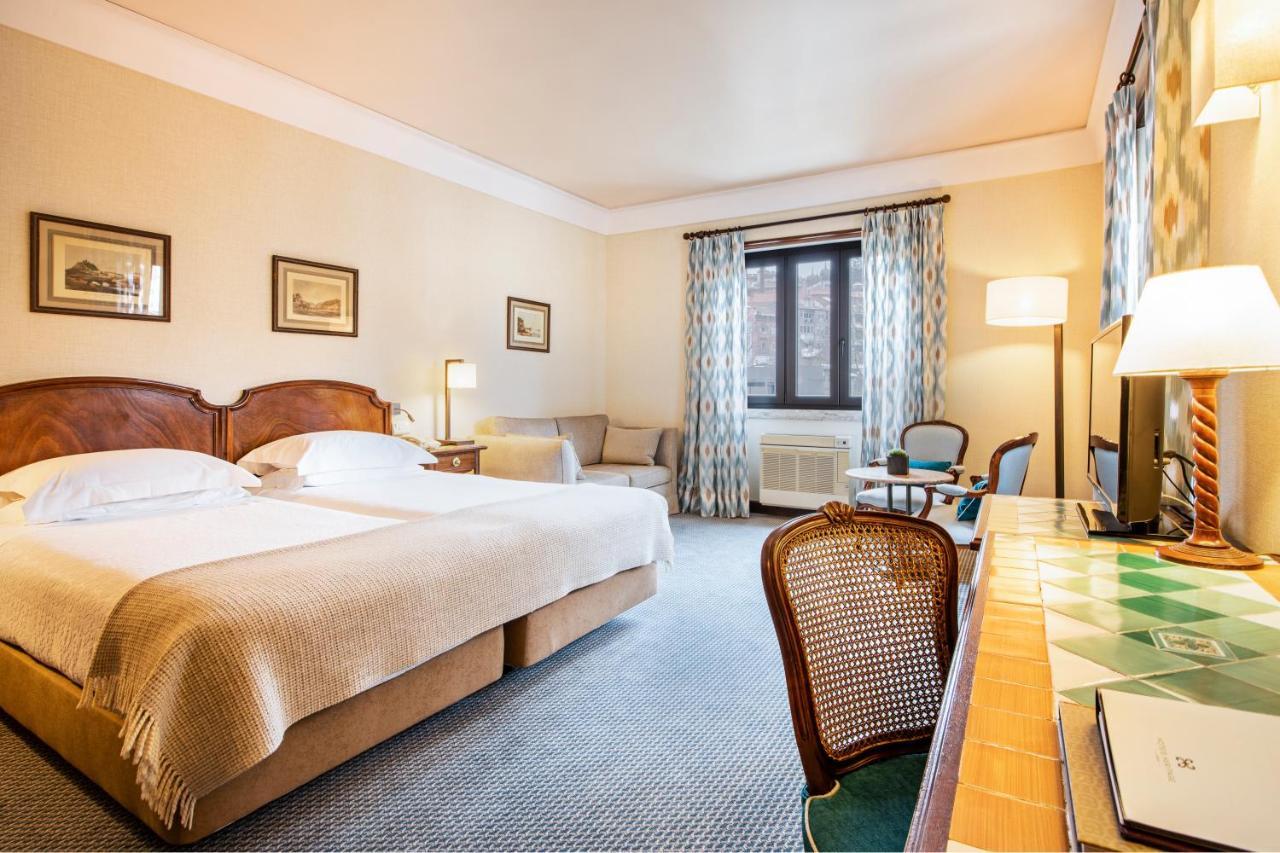 Quarto Familiar (2 Adultos + 2 Crianças)