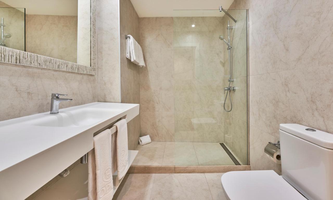 Double or Twin Room with Front Sea View and Balcony,1207486204:JPEG