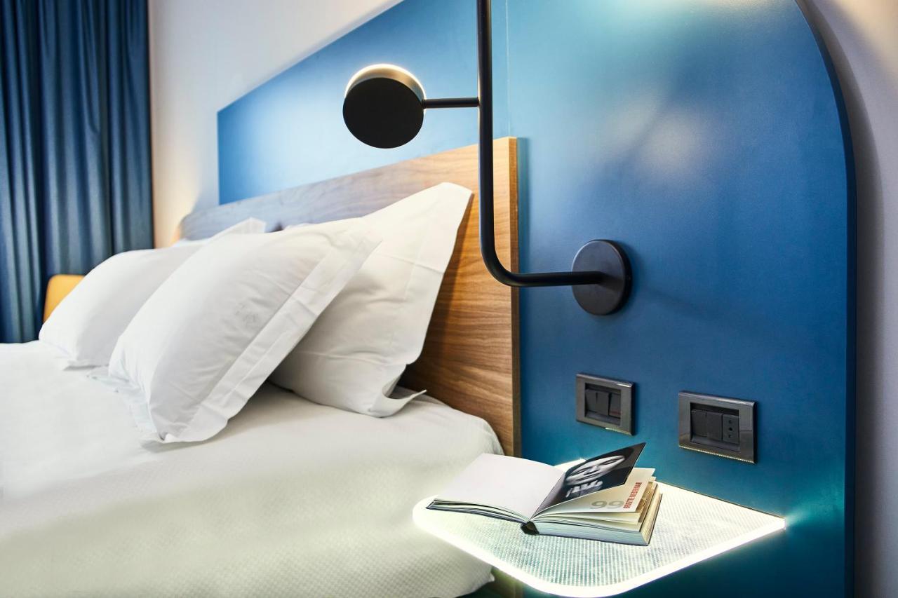 Suite,1194559573:JPEG