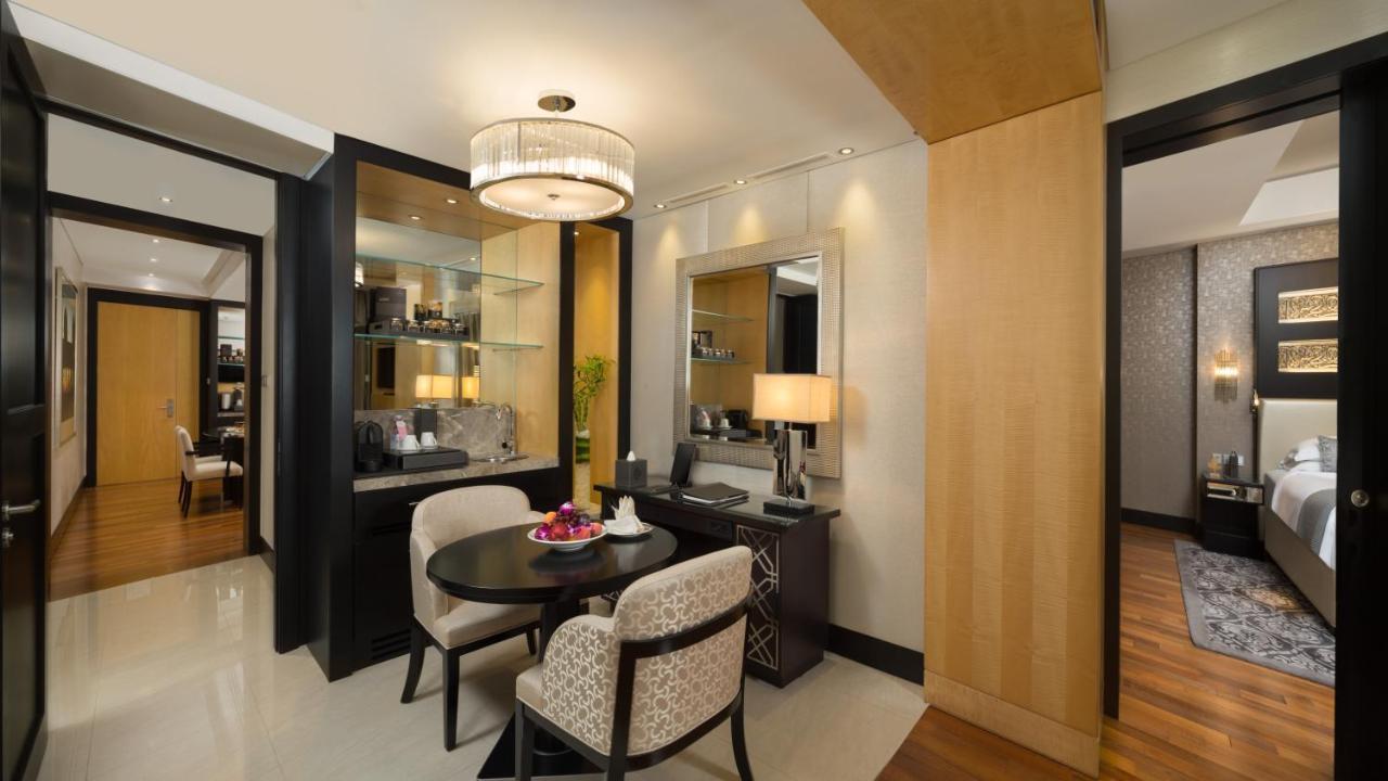 Hoeksuite met Toegang tot Ski Dubai Park (2 personen). Inclusief toegang tot de lounge, thee in de middag, cocktails in de avond, alcoholvrije consumpties en hapjes.