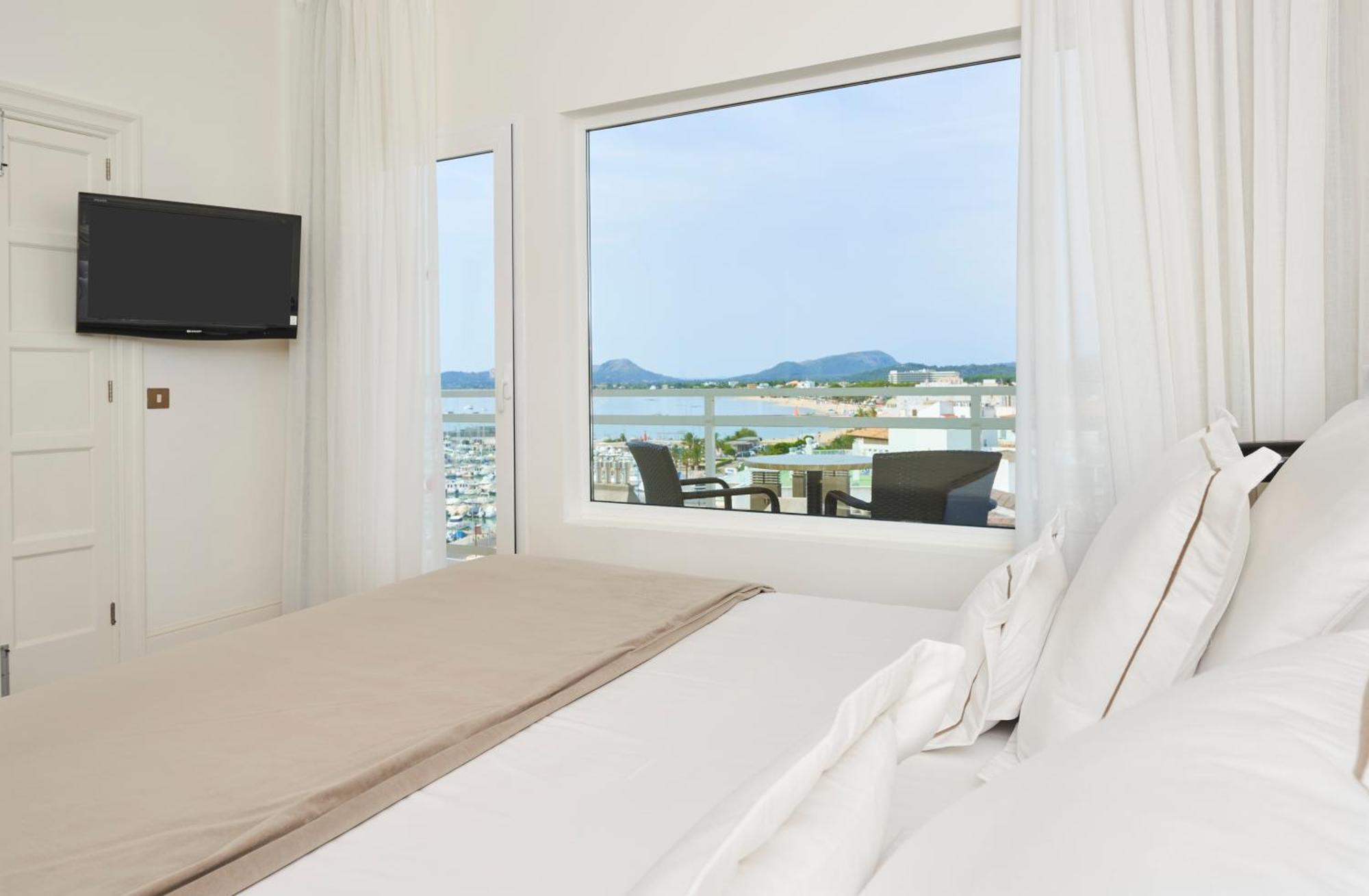 Double or Twin Room Front Sea View Balcony