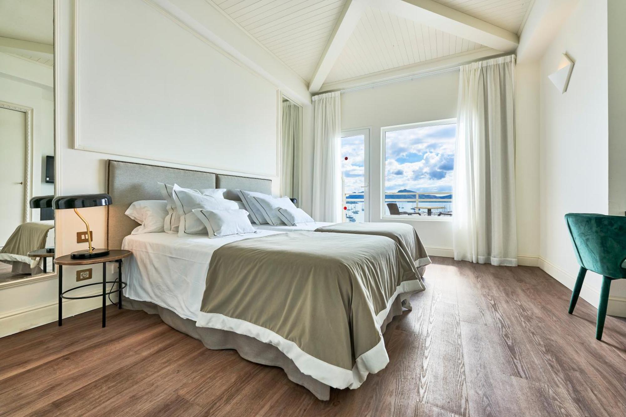 Double or Twin Room Front Sea View Balcony