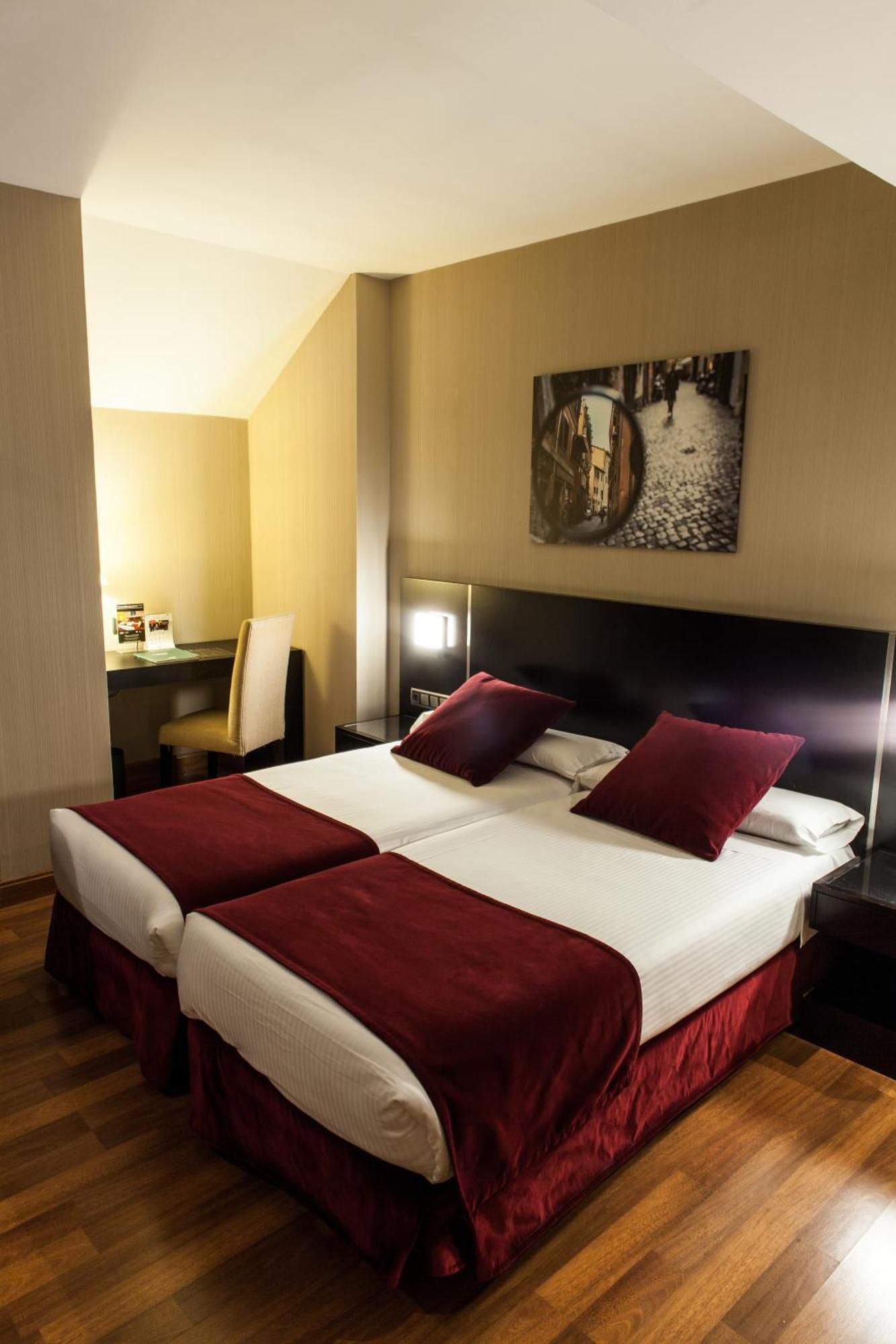 Quarto Triplo Básico