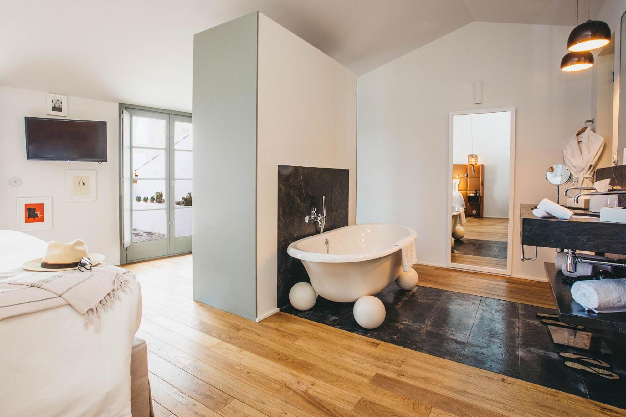 Suite Terrace Spa Access