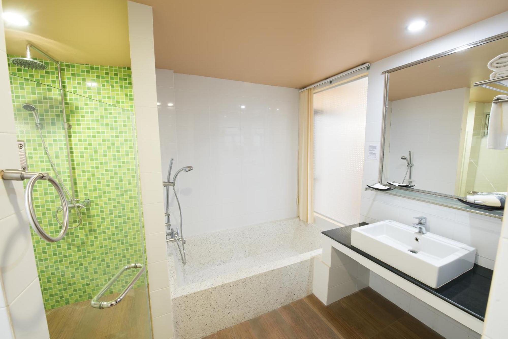 Deluxe Double or Twin Room with Sea View,1602959628:JPEG