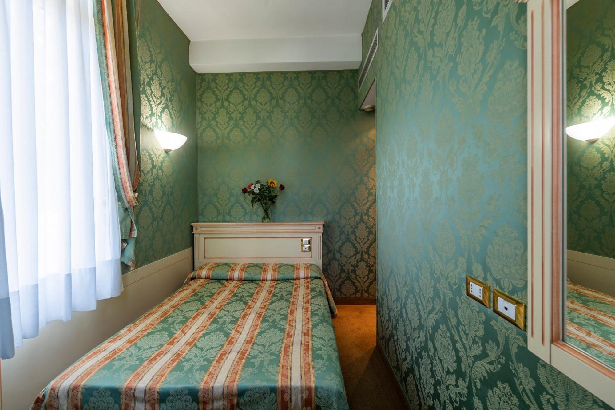 Quarto Duplo Econômico