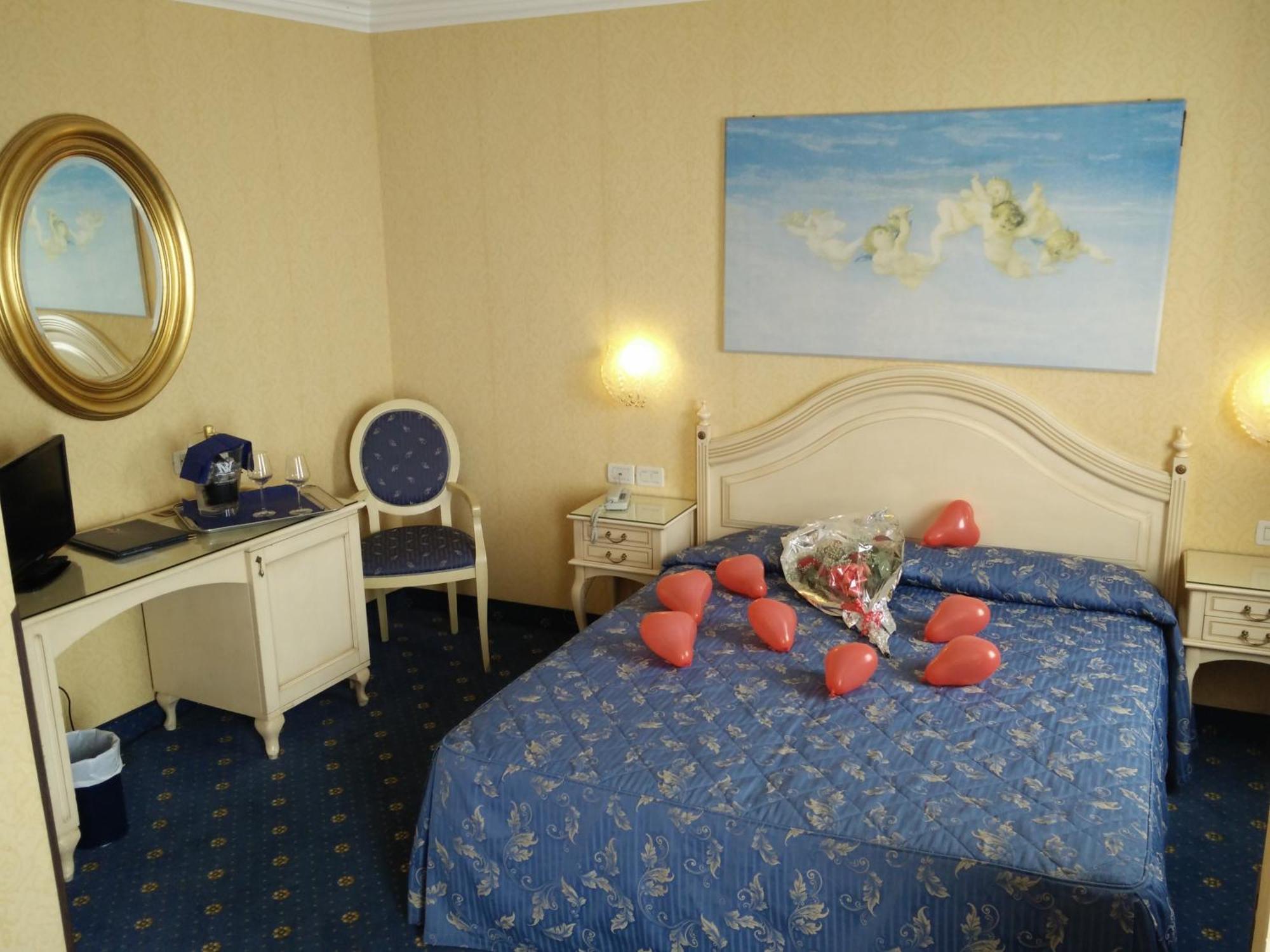 Superior Double or Twin Room with Lagoon View,1209323200:JPEG