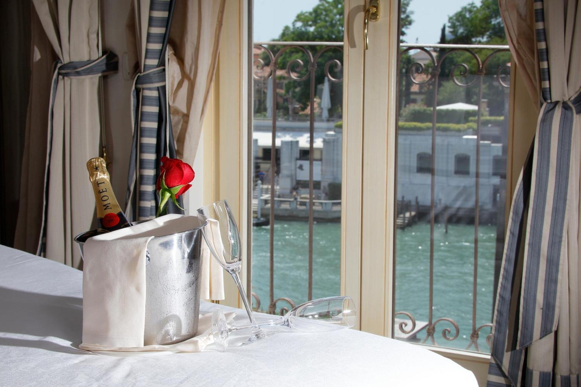 Doppelzimmer mit Blick auf den Canal Grande