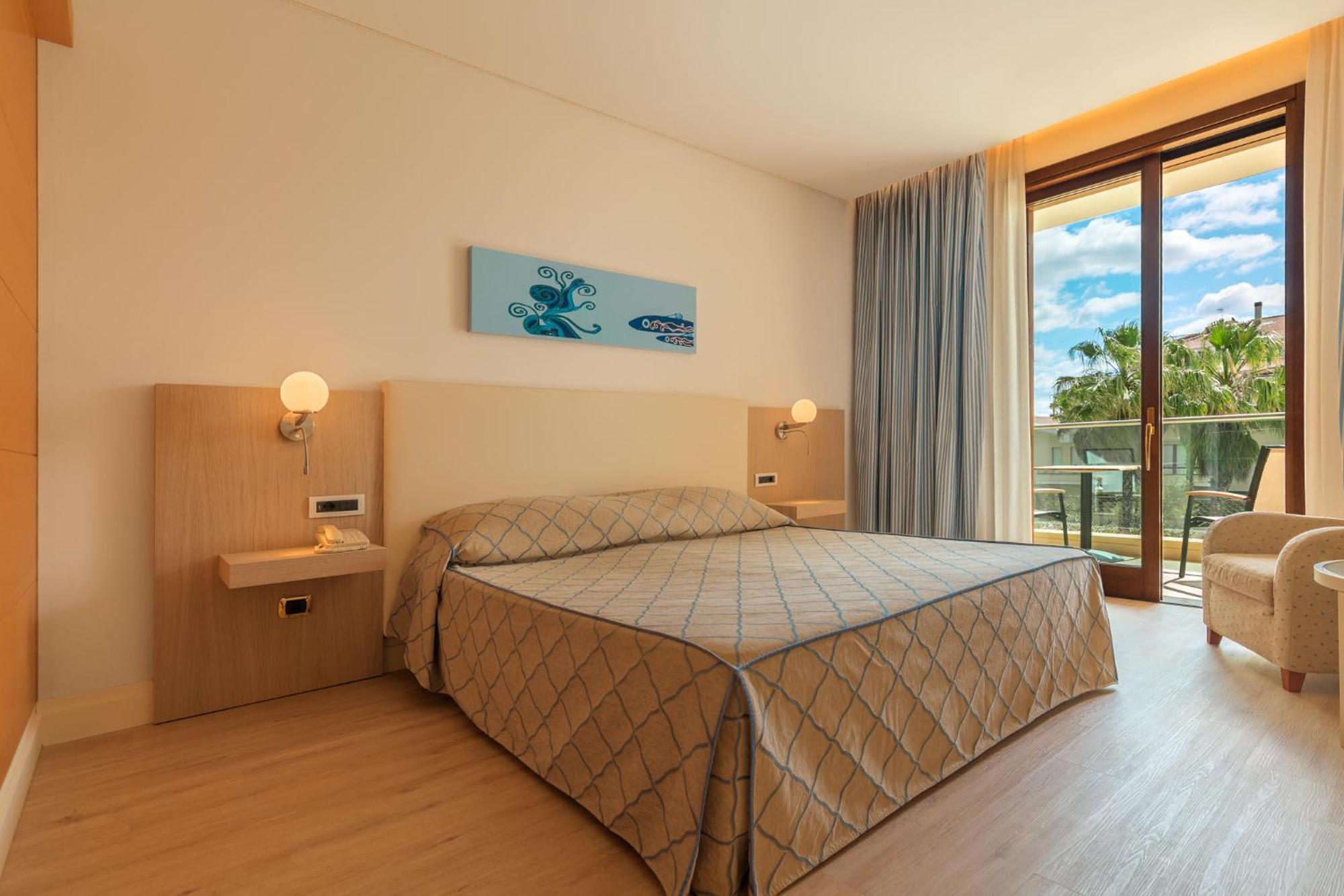 Double Room Pool View