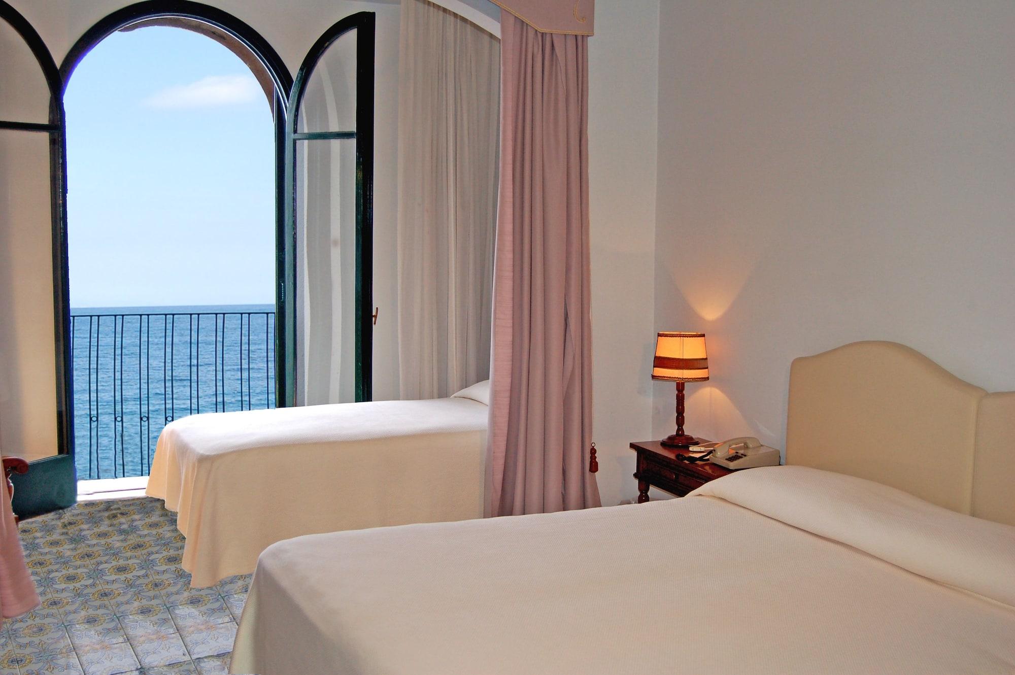 Triple Room Sea View