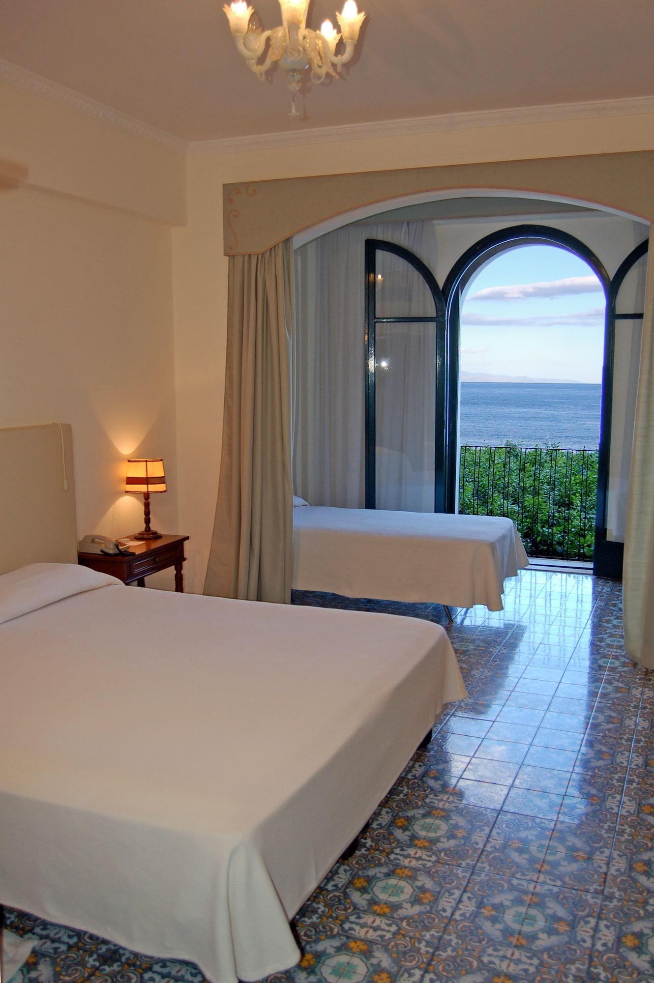 Triple Room Sea View