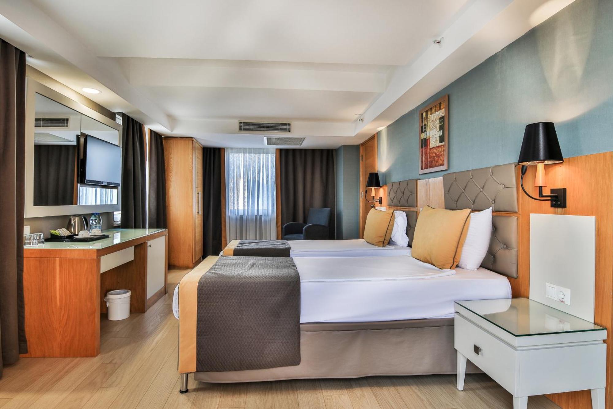 Double Room with Mountain View