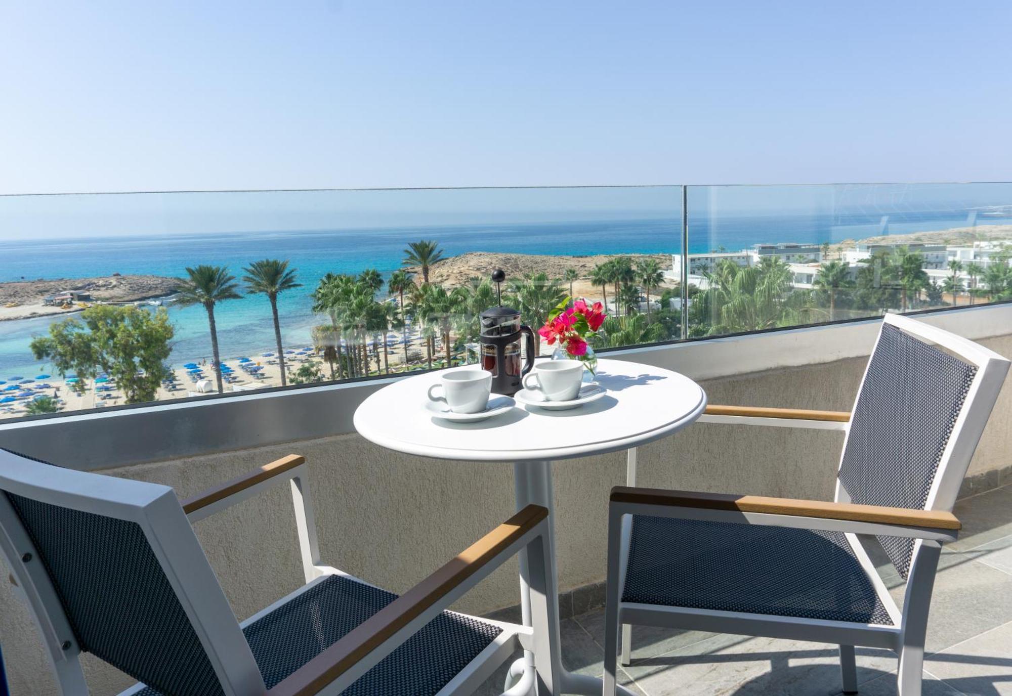 Deluxe Double or Twin Room Sea View