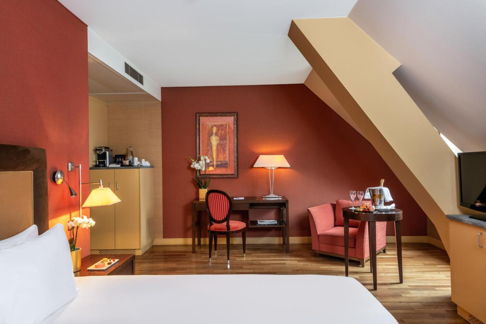King Room Lake View