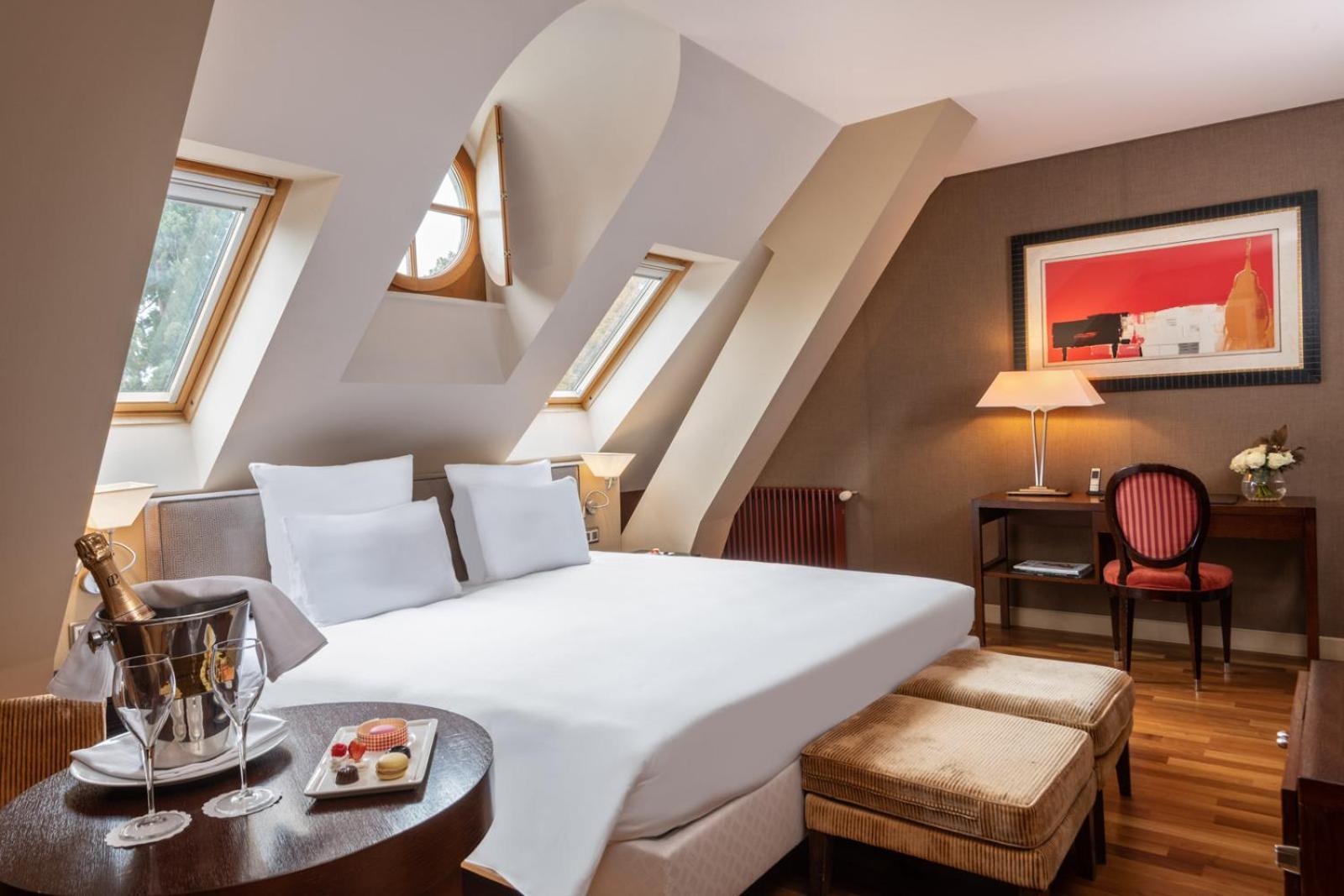 King Room Lake View