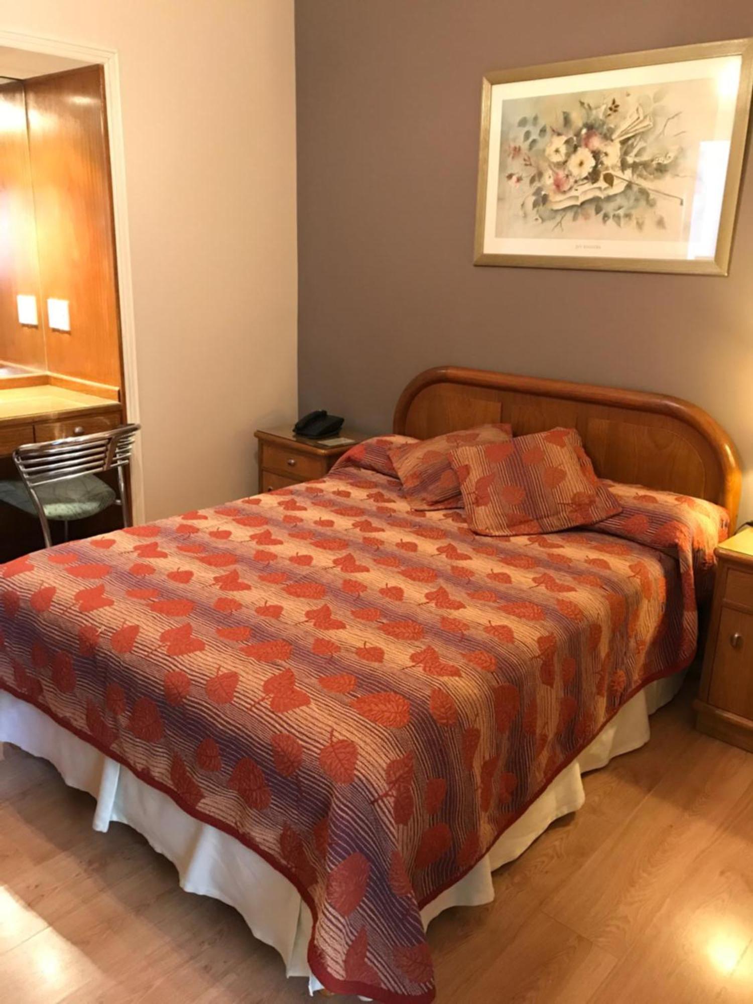 Standard Single Room,707469118:JPEG