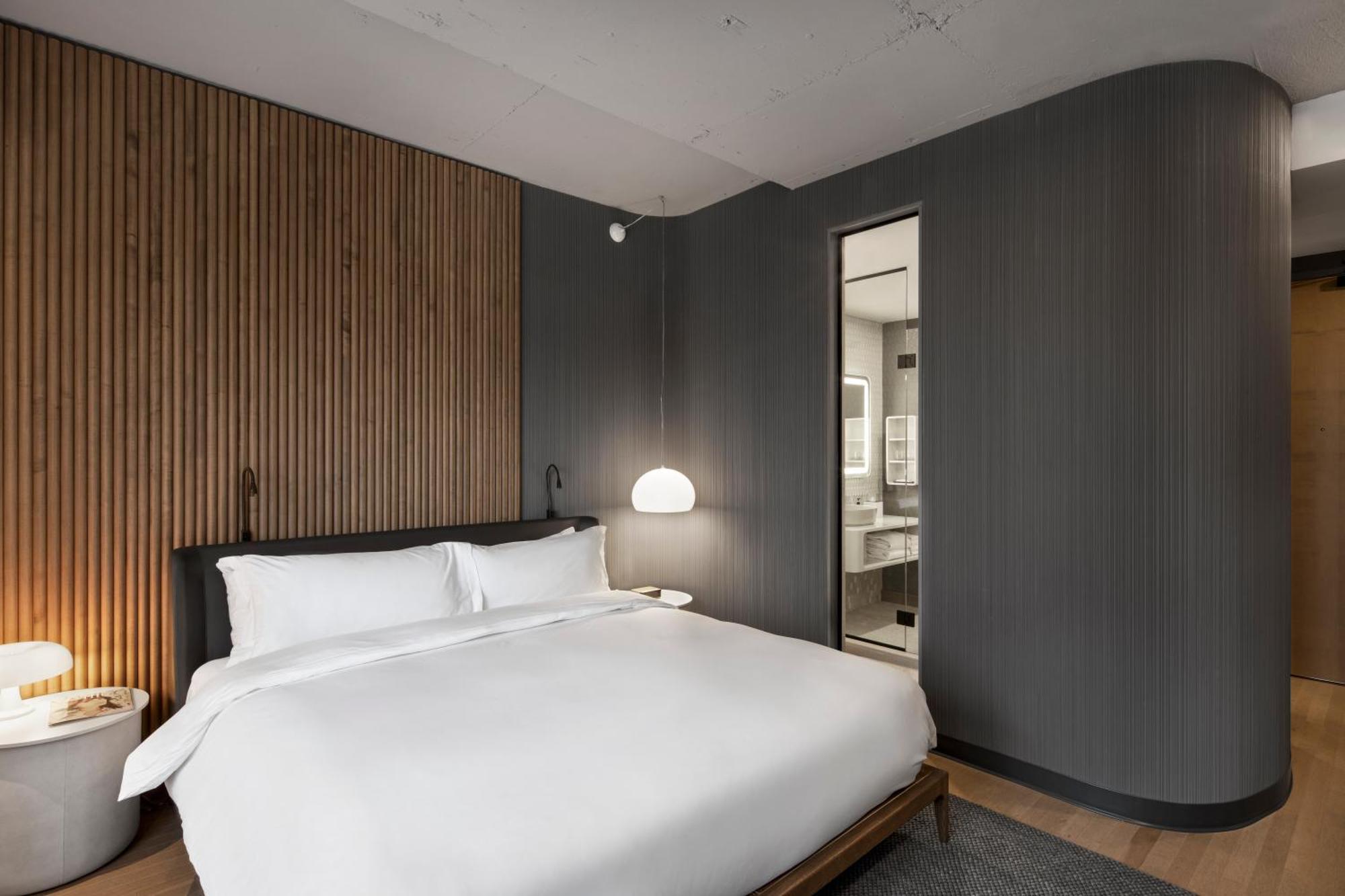 The Classic King,1212619036:JPEG