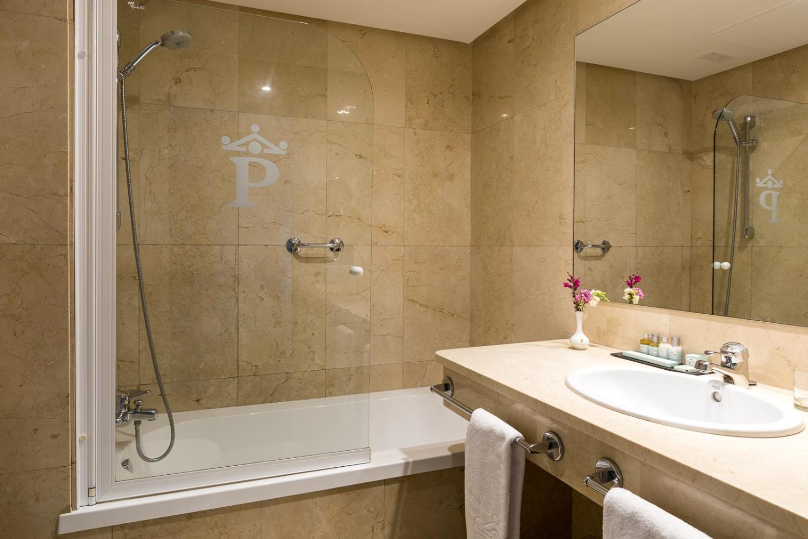Standard Double Room,1442977903:JPEG