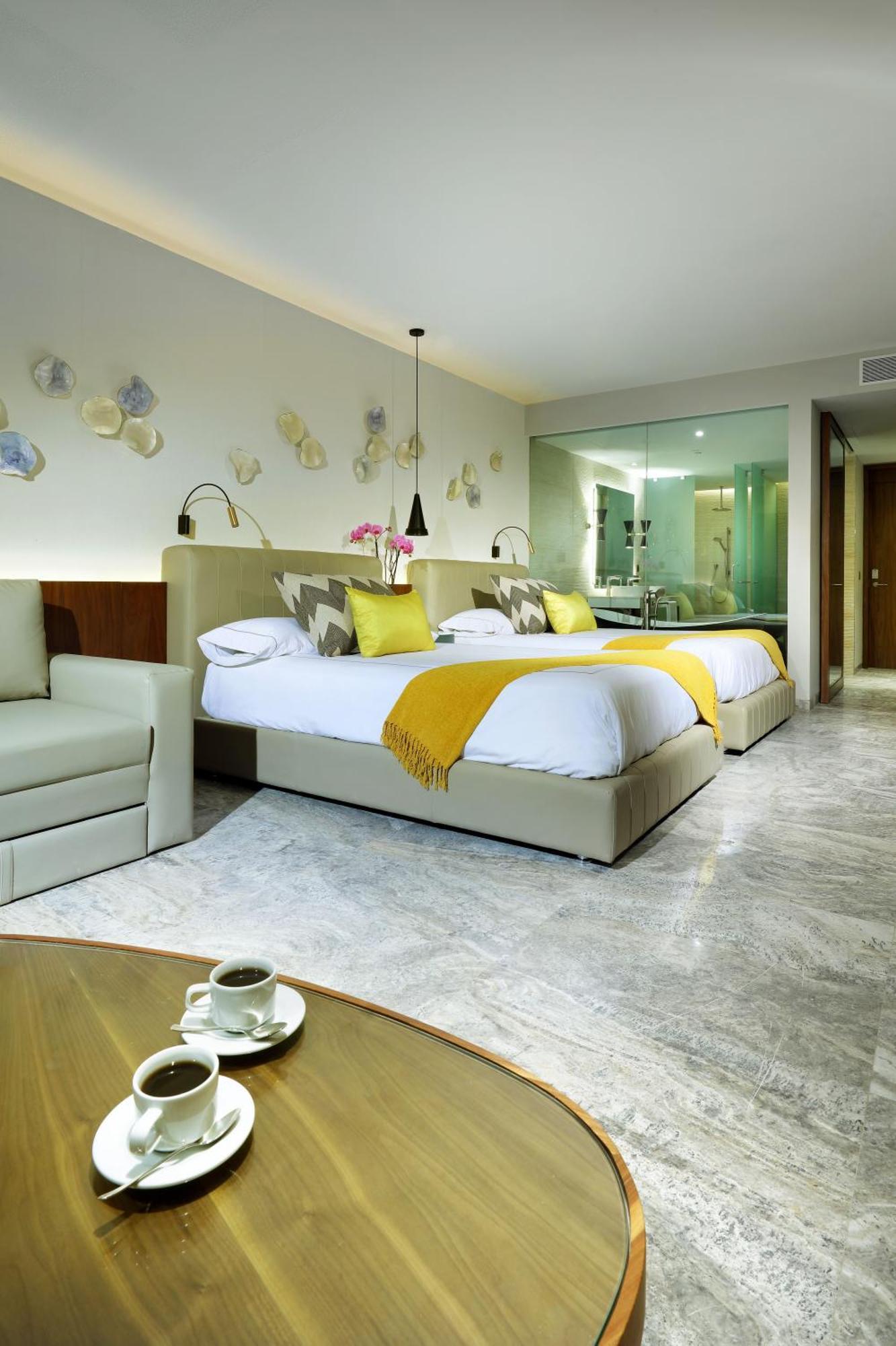 Suite Junior con vistas al mar - Junto a la piscina