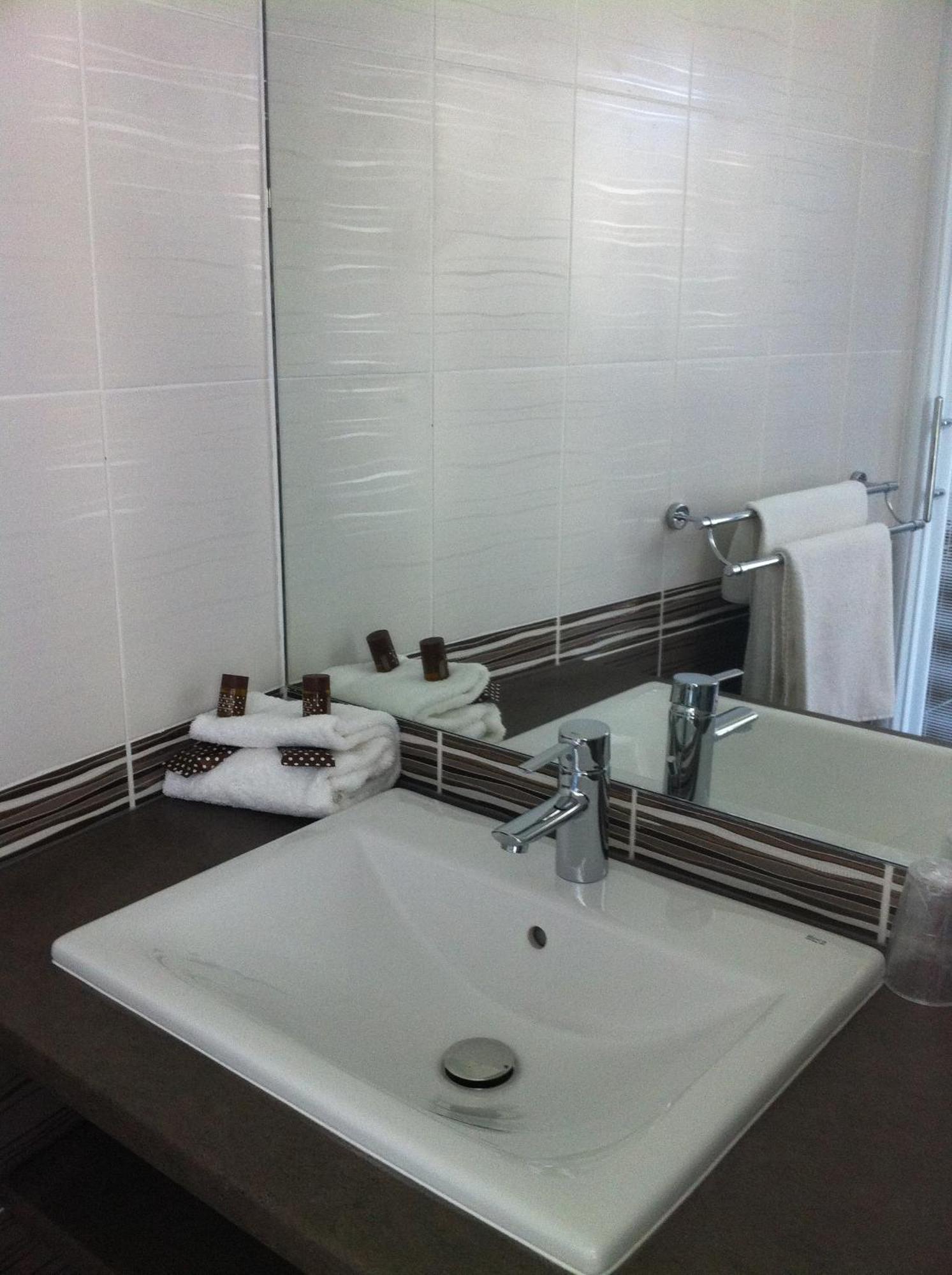 Family Room,1215296095:JPEG
