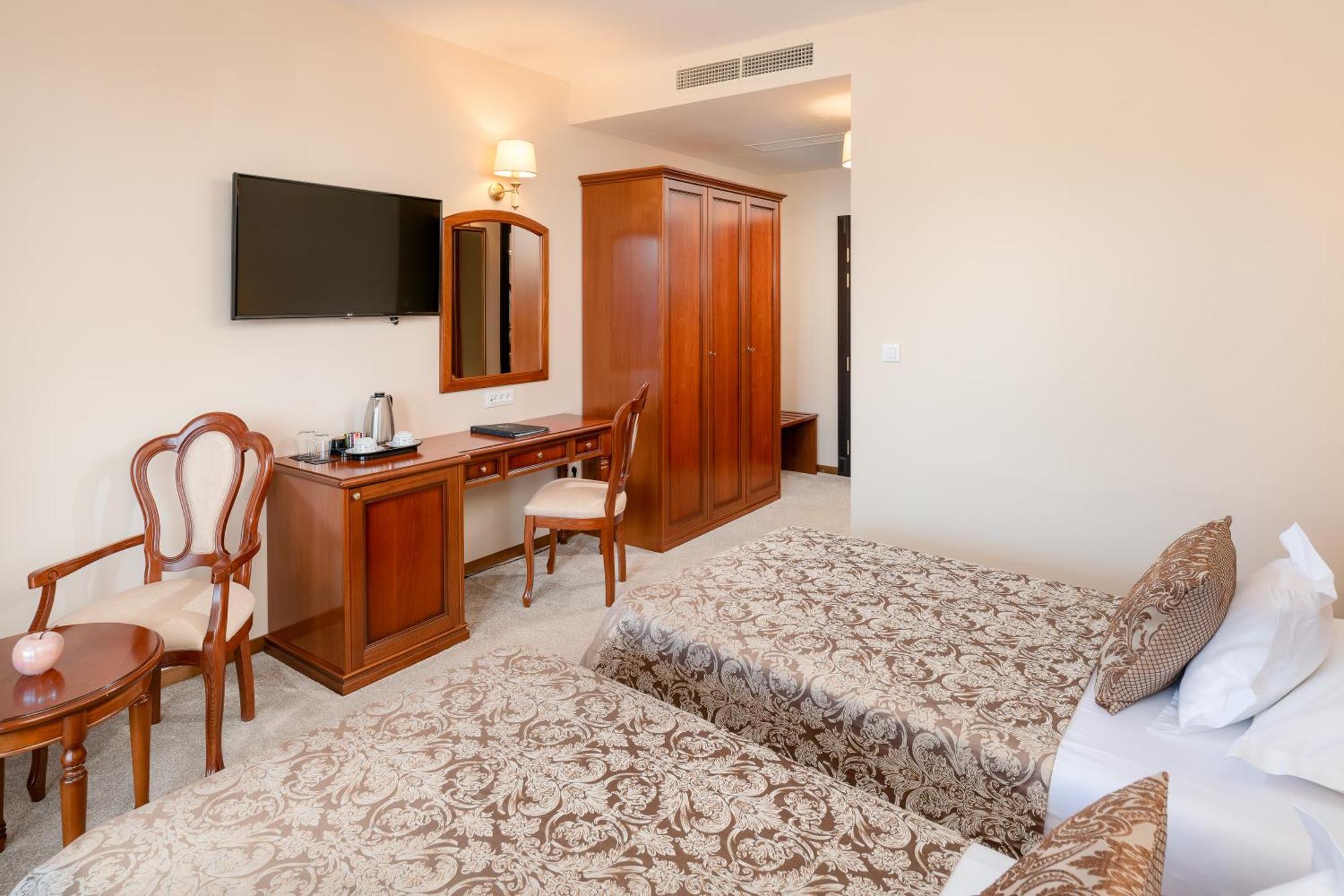 Superior Double Room - Free Parking,1220061361:JPEG