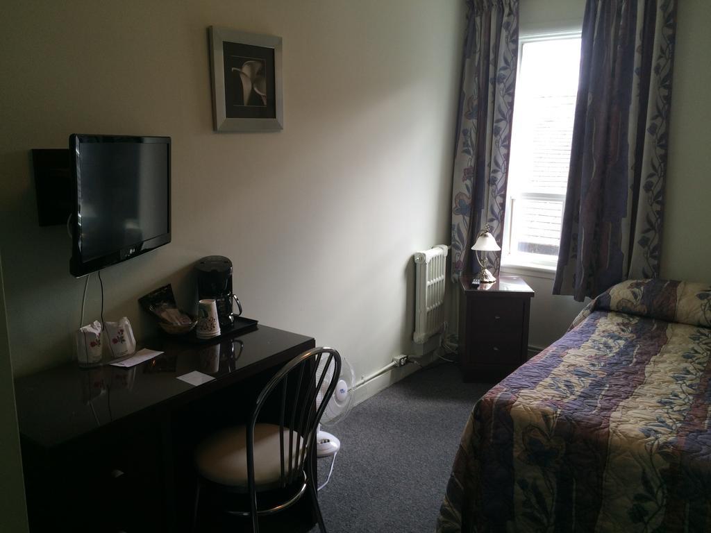 Budget Double Room with Shared Bathroom,124602894:JPEG