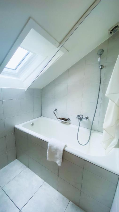 Eenpersoonskamer met Externe Eigen Badkamer