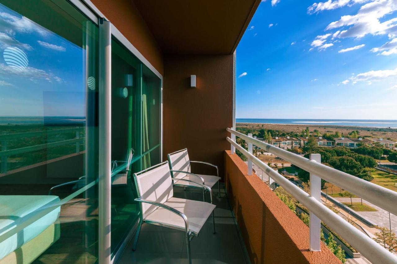 Premium One-Bedroom Suite Sea View