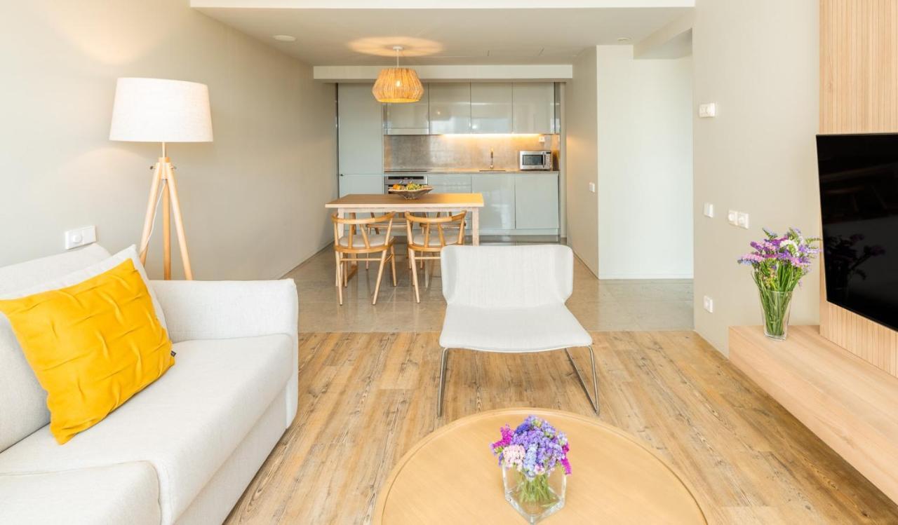Premium One-Bedroom Suite Sea View