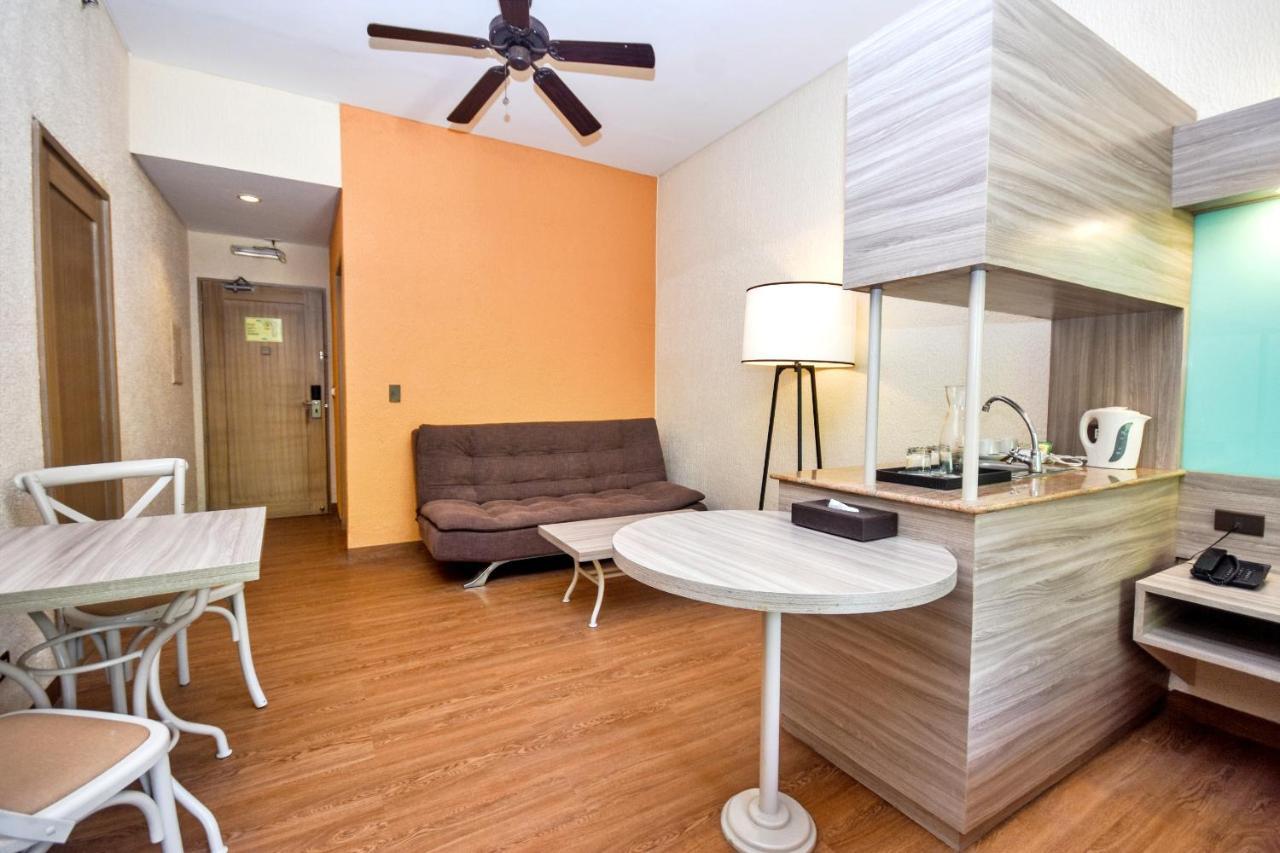 1 Queen Bed Suite, Non-Smoking