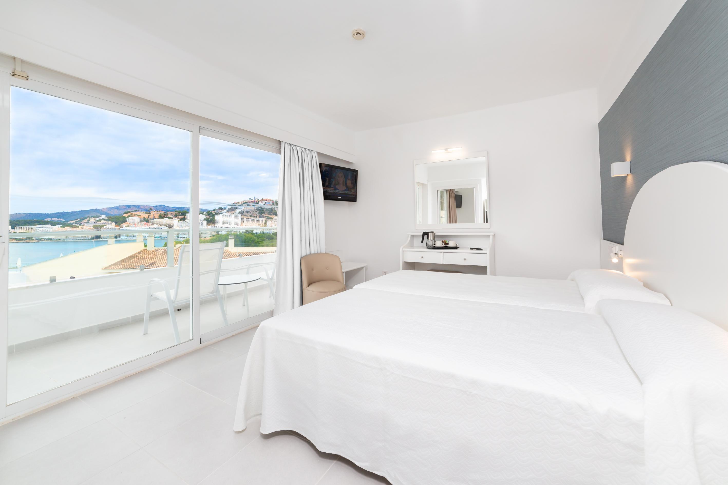 Double or Twin Room with Partial Sea View (1 Adult)