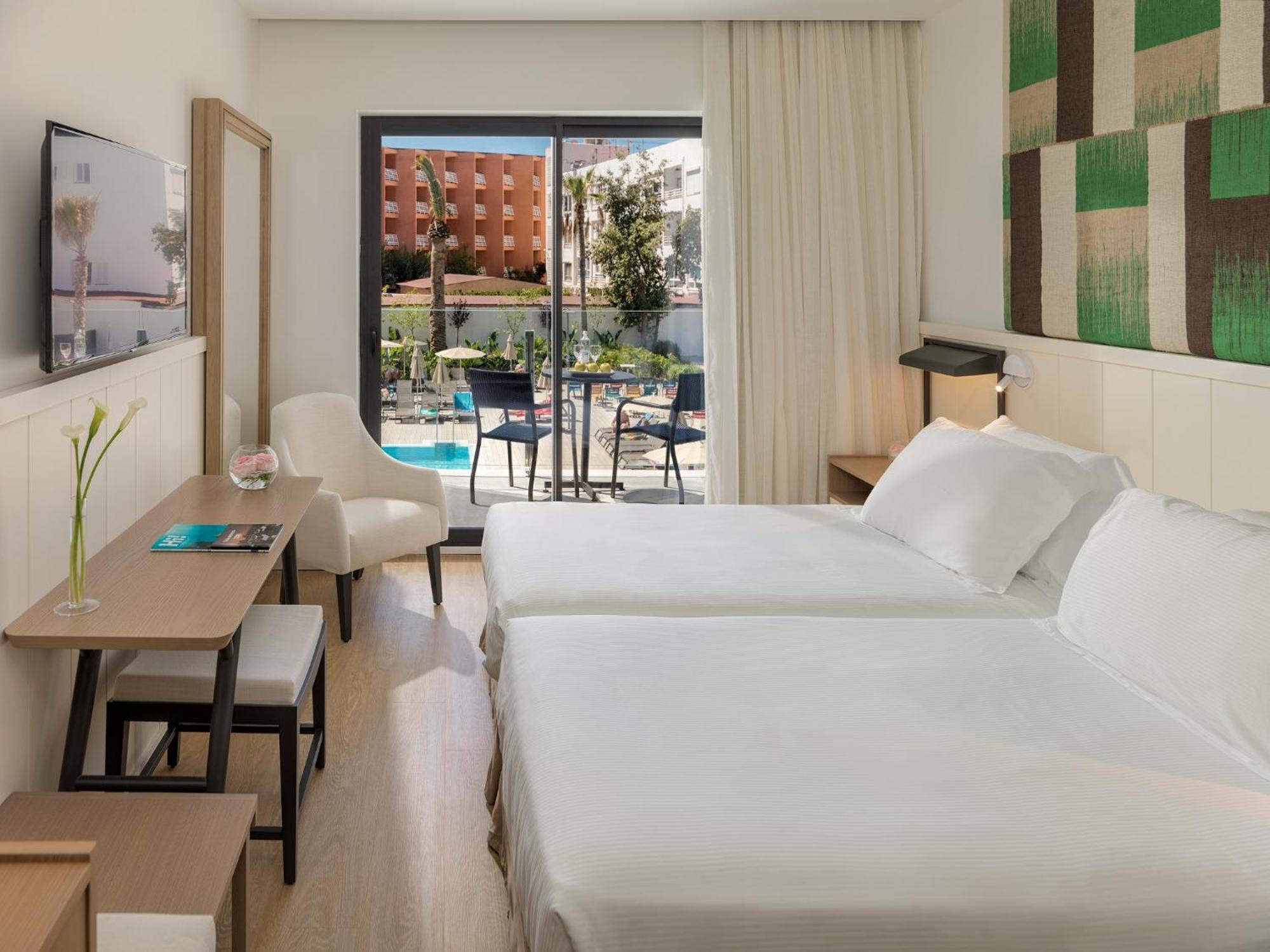 Superior Double Room Pool or Side Sea View