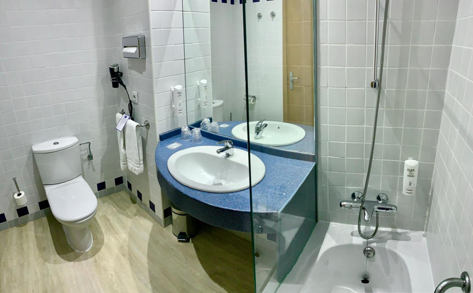 Standard Room with Free Breakfast,1272877855:JPEG