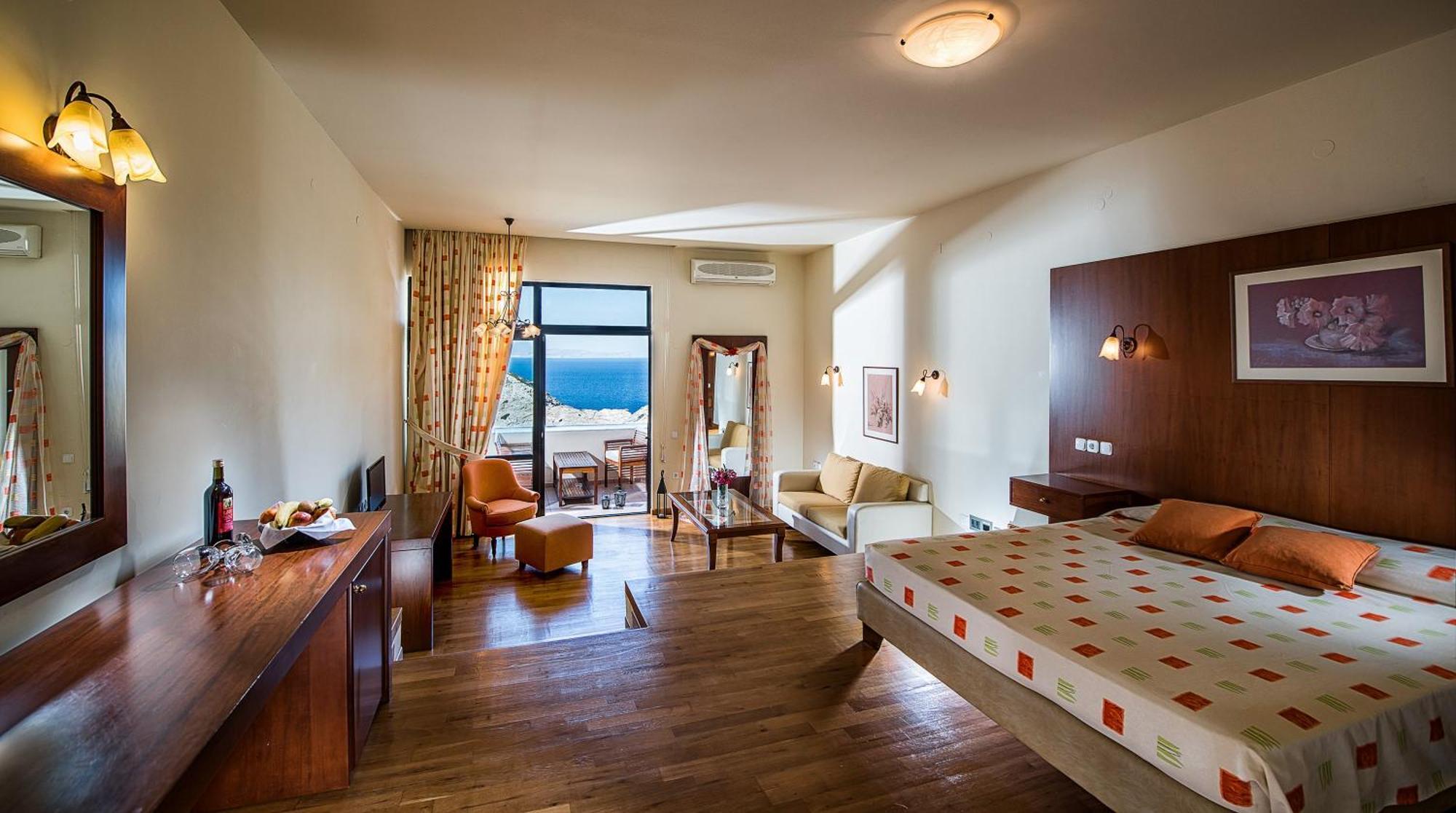Junior Suite Inland View