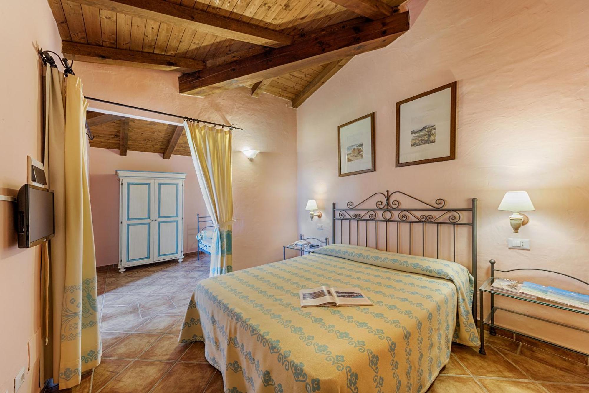 Classic Triple Room,1274721097:JPEG
