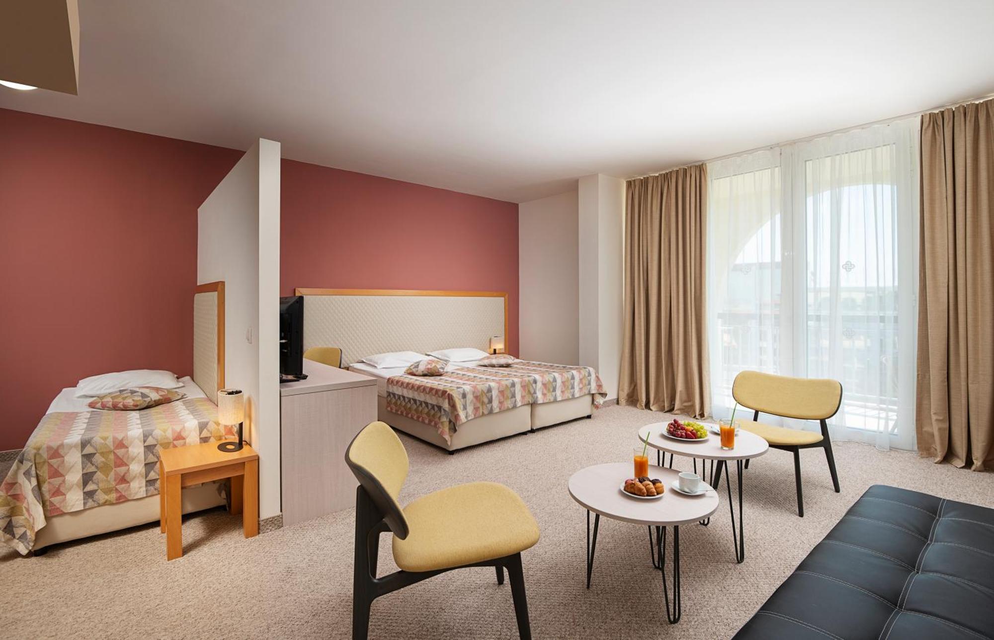 Junior Suite or,1275244105:JPEG