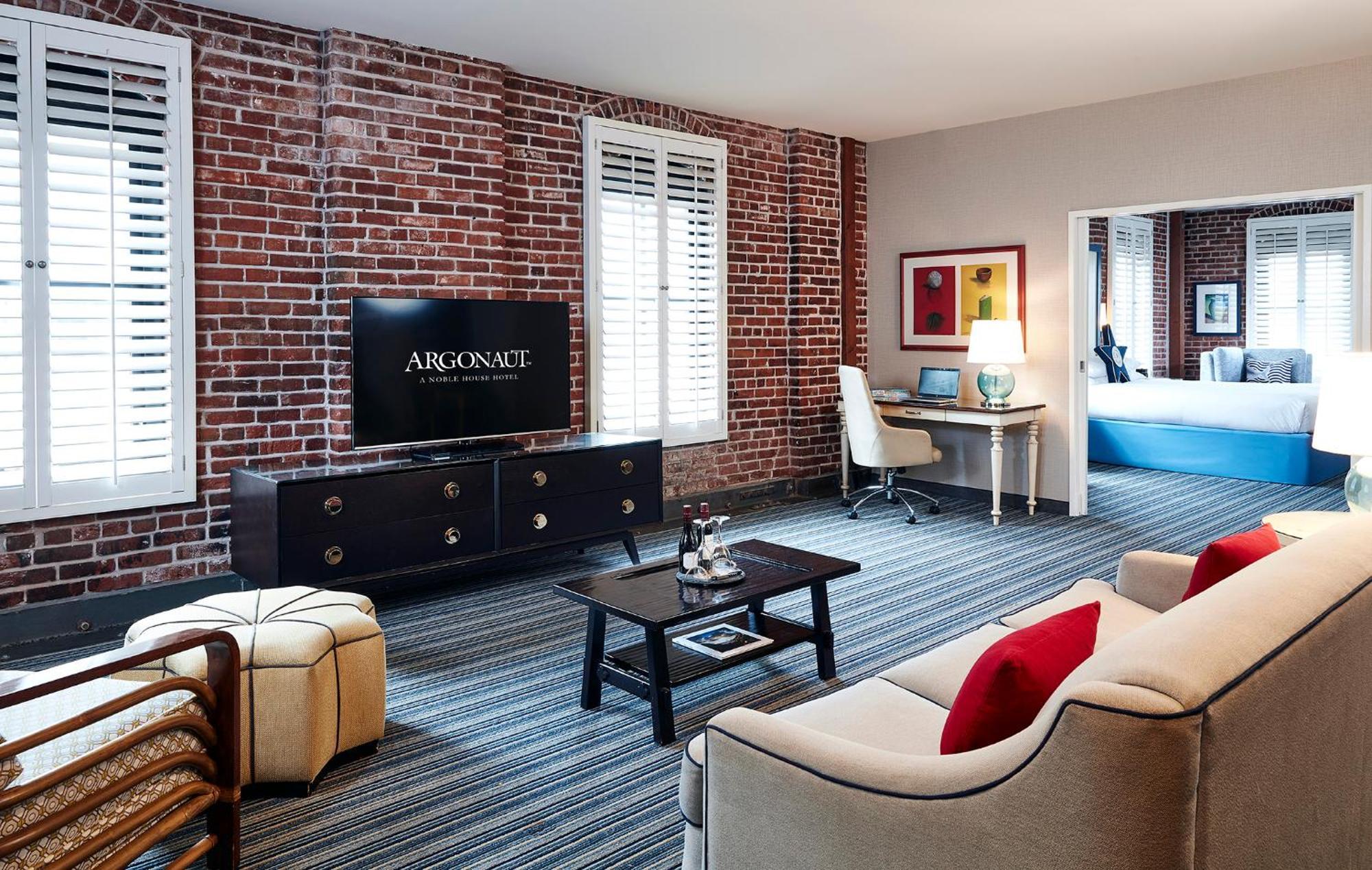 One-Bedroom Suite - King Bed,1651167902:JPEG
