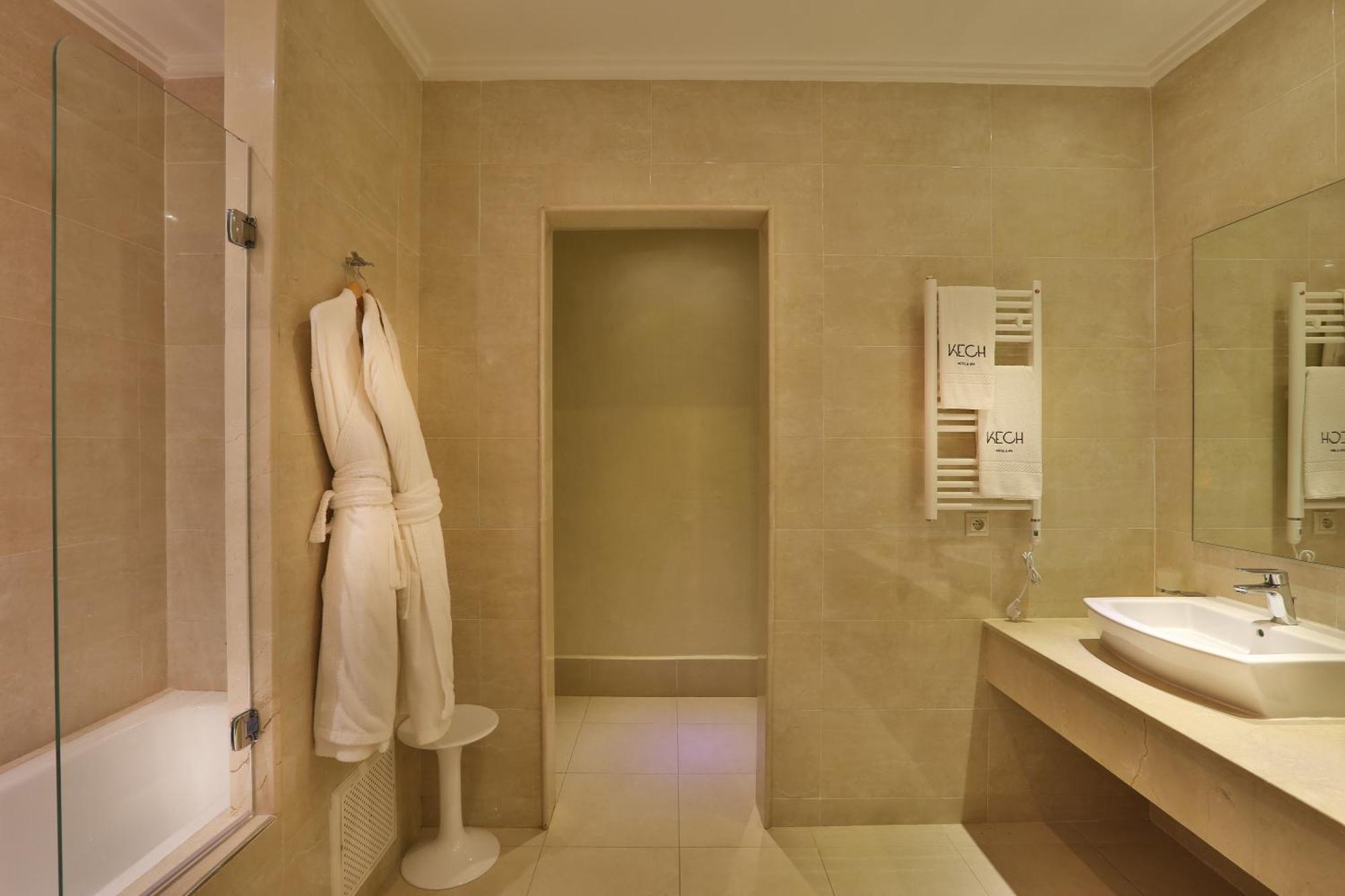 Executive Suite,1669847130:JPEG