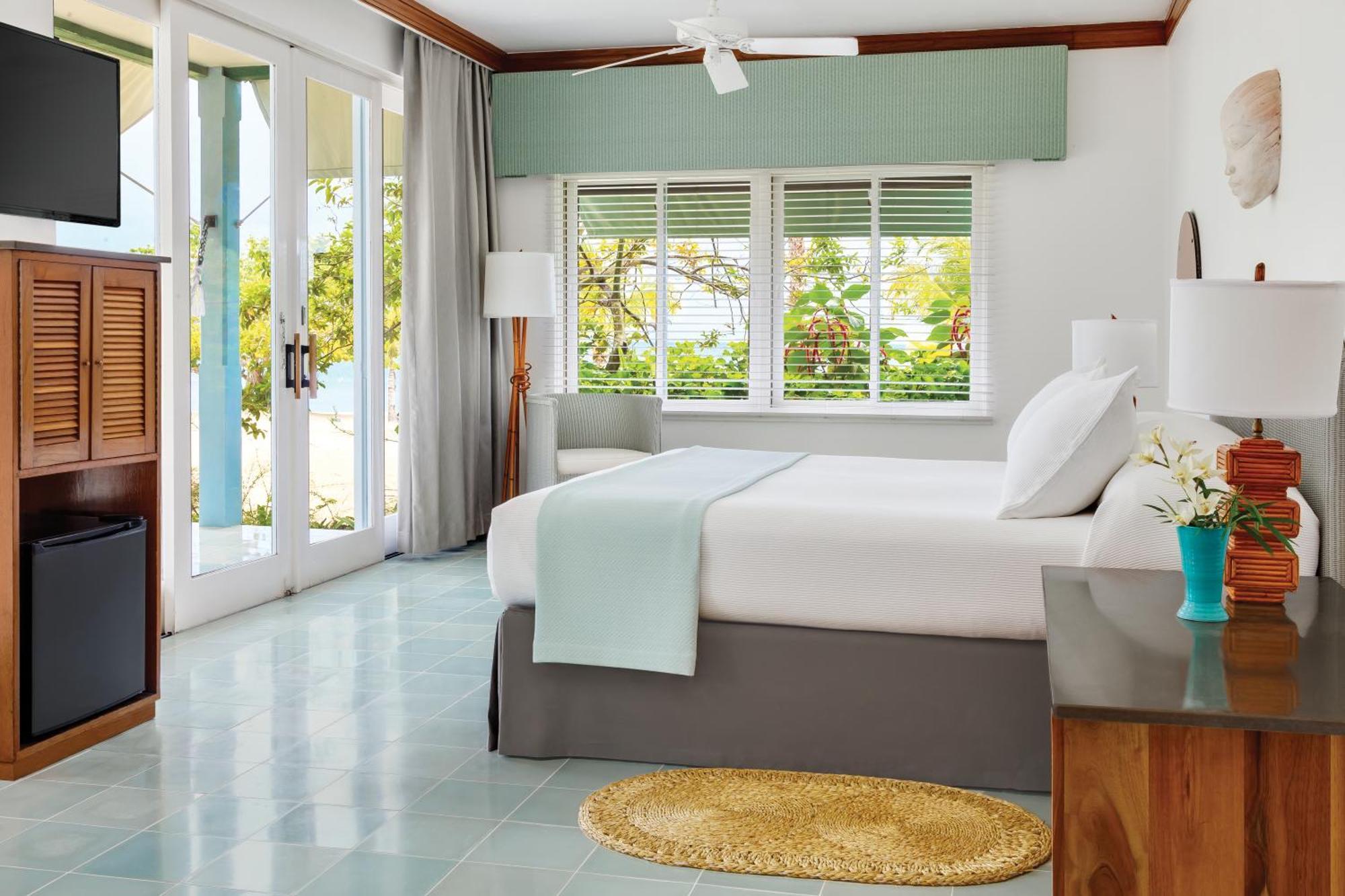 Deluxe Beachfront Room