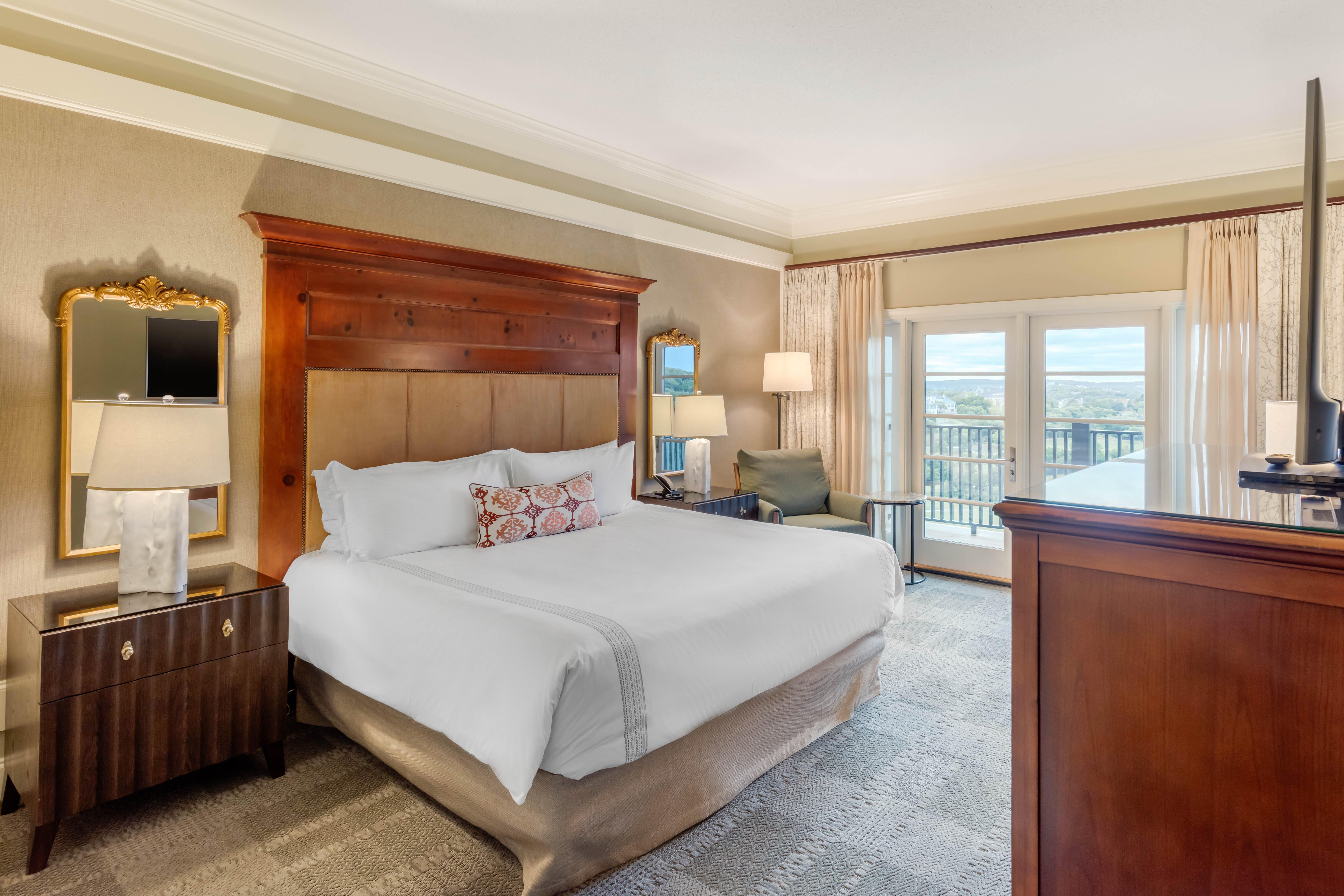 Premier Room 1 King Bed Juliette Balcony